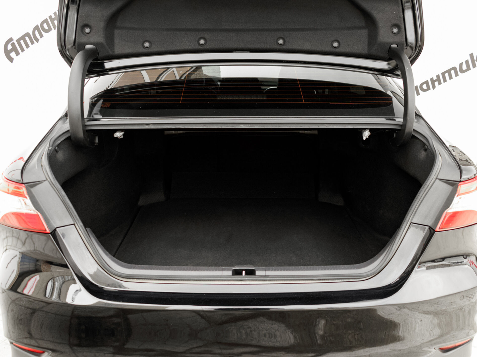 Купить Toyota Camry 2.5 AT (181 л.с.), 2019 в Екатеренбурге