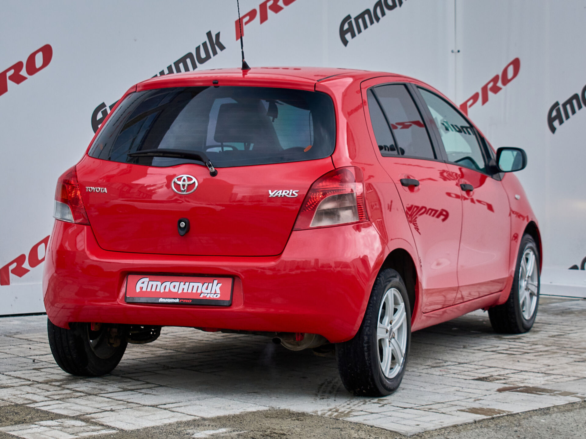 Купить Toyota Yaris 1.0 MT (69 л.с.), 2008 в Екатеренбурге