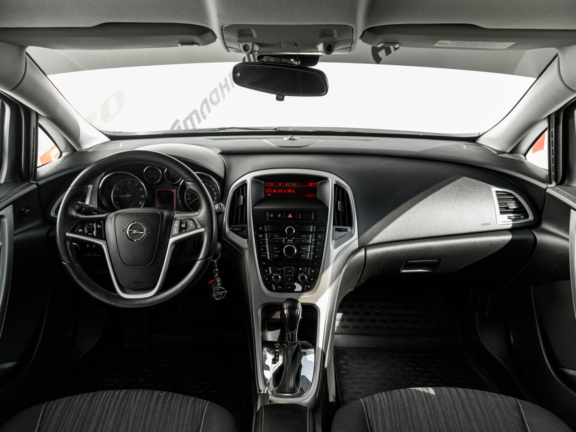 Купить Opel Astra 1.6 AT (115 л.с.), 2010 в Екатеренбурге