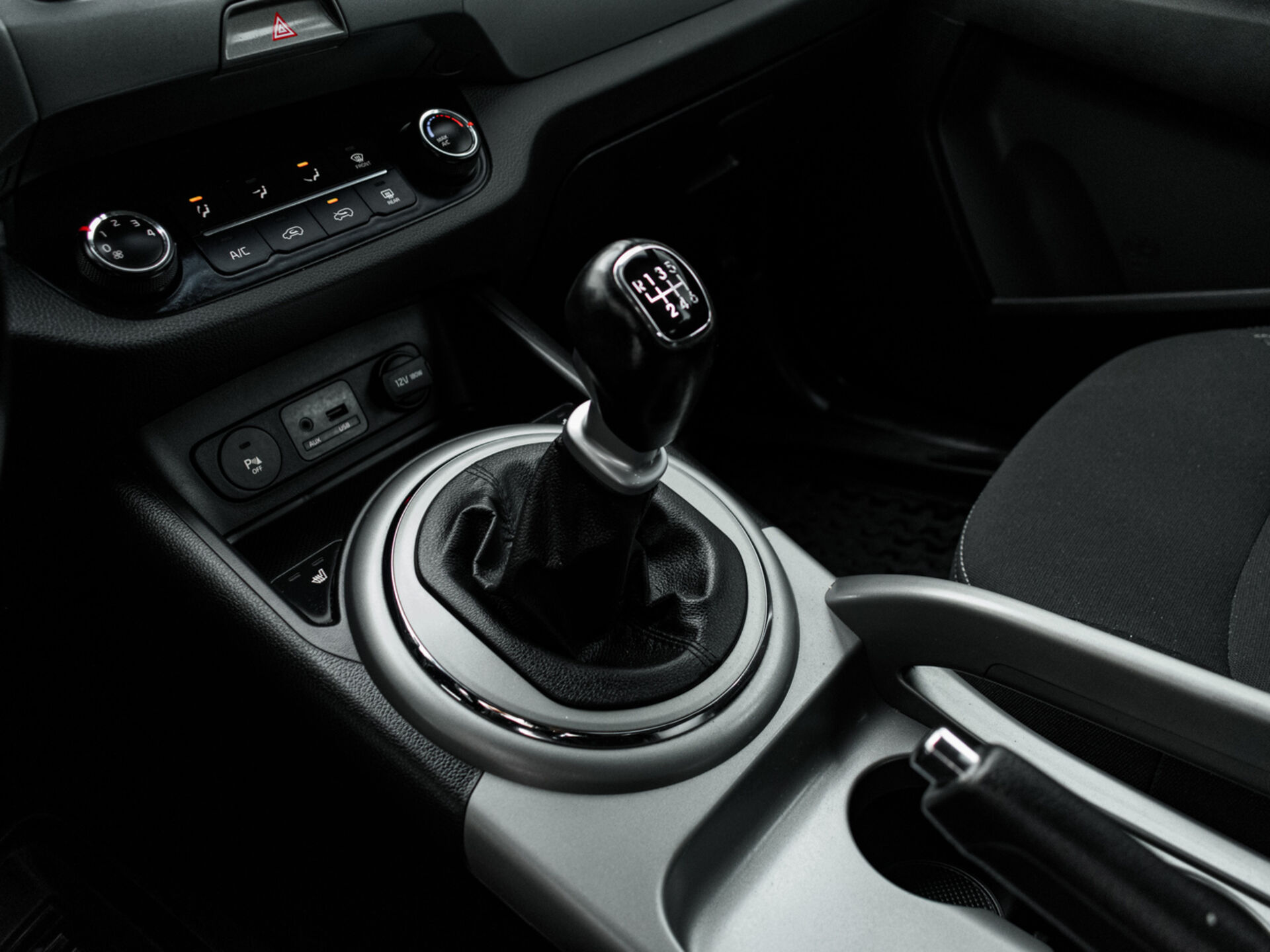 Купить Kia Sportage 2.0 MT (150 л.с.), 2015 в Екатеренбурге