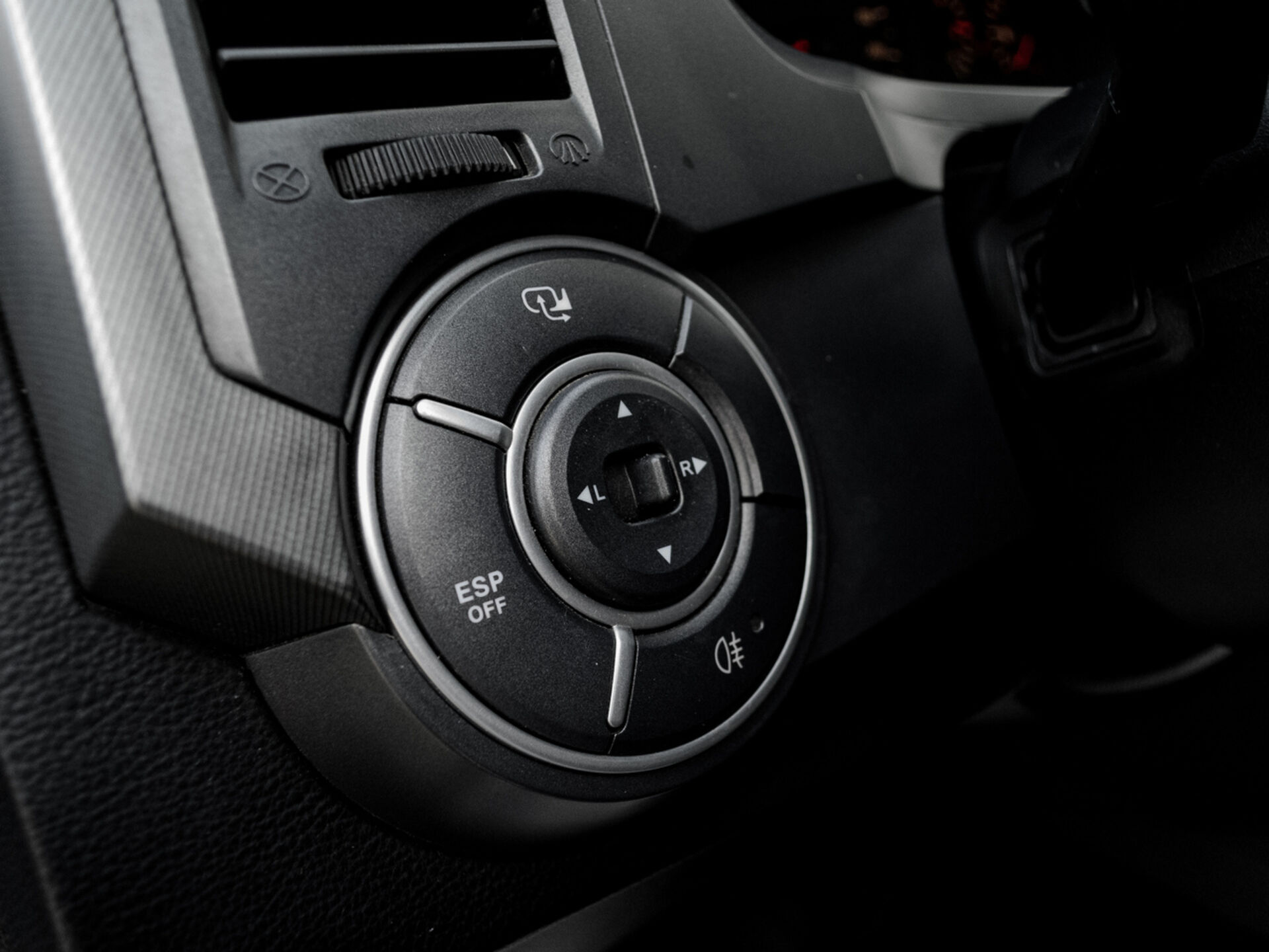 Купить SsangYong Kyron 6-speed 2.3 AT (150 л.с.) 4WD, 2014 в Екатеренбурге