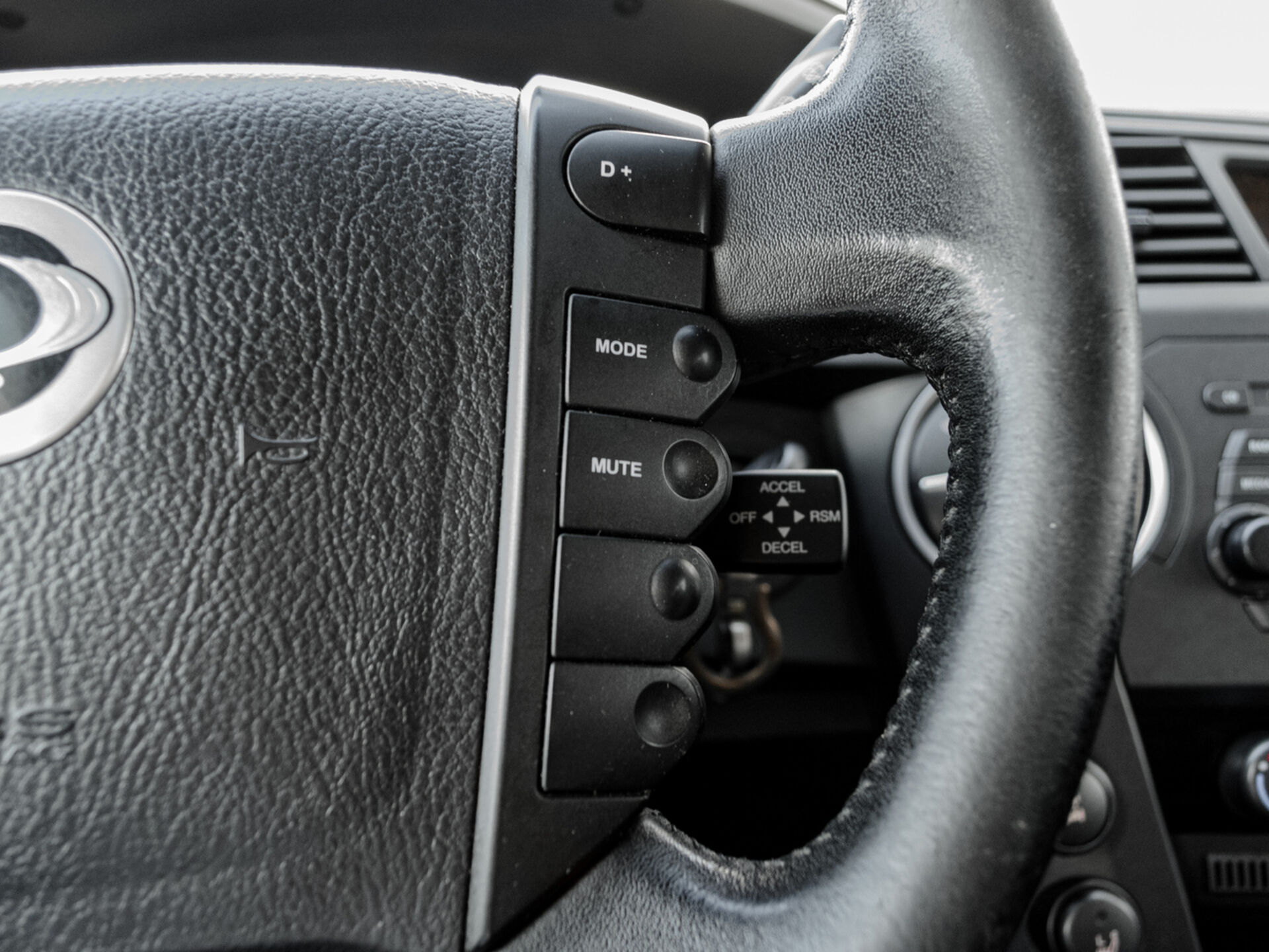 Купить SsangYong Kyron 6-speed 2.3 AT (150 л.с.) 4WD, 2014 в Екатеренбурге