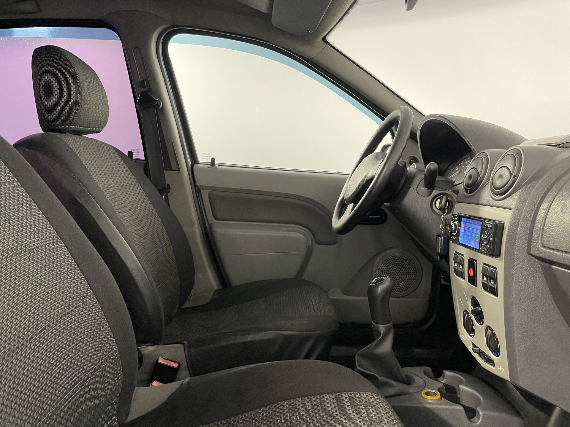 Renault Logan None 2009 г.в., 355 380 км.