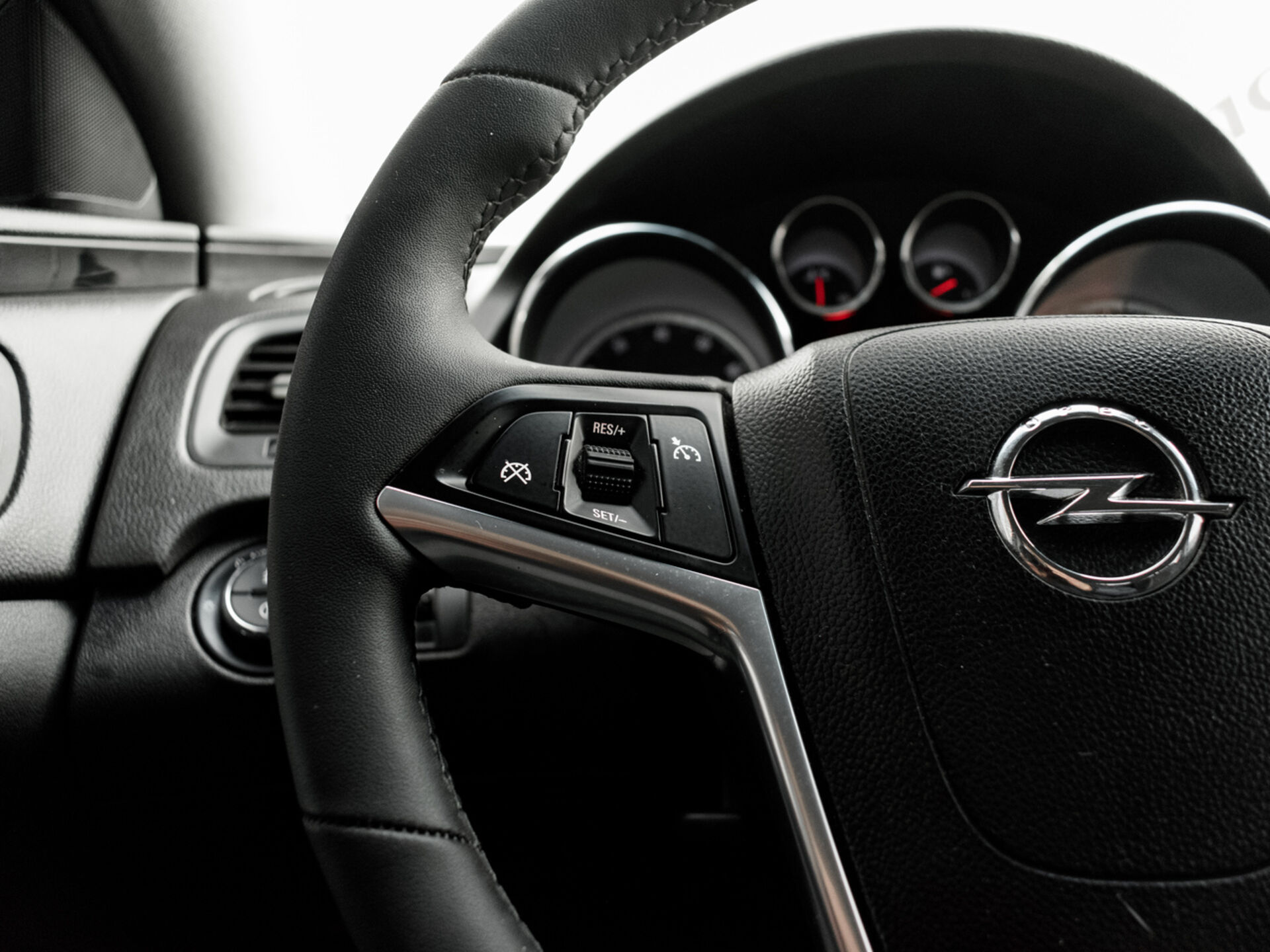 Купить Opel Insignia 2.0 AT (249 л.с.) 4WD, 2013 в Екатеренбурге