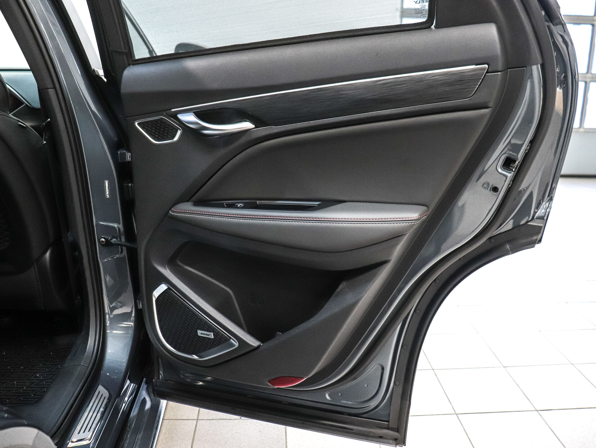 Geely Tugella 2023 23