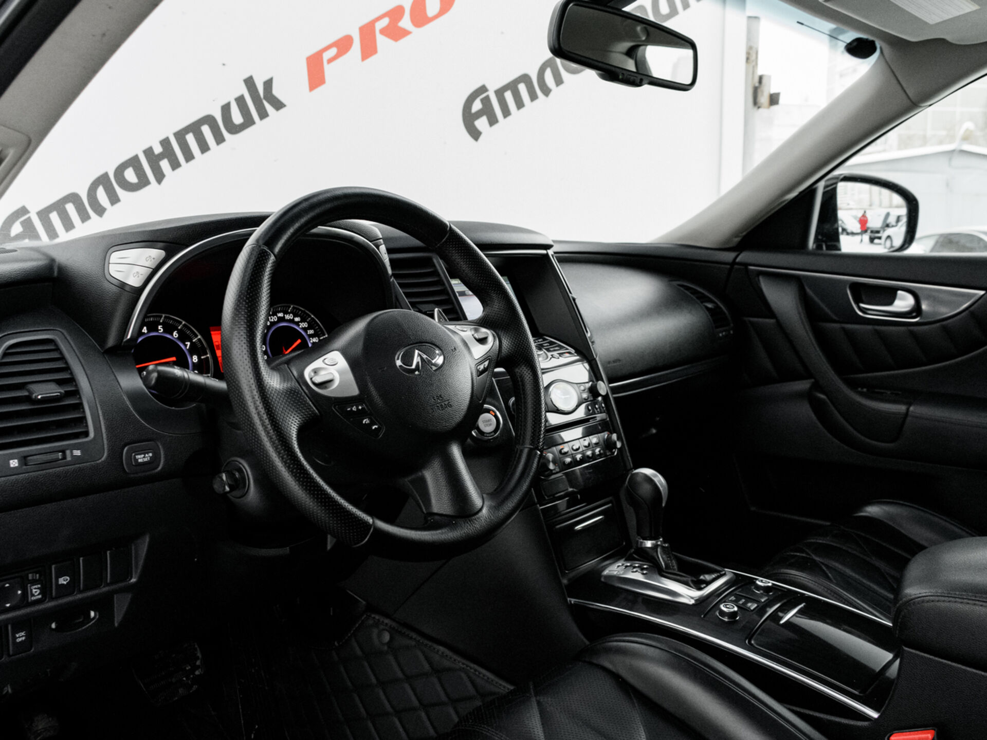 Купить Infiniti FX FX37 3.7 AT (333 л.с.) 4WD, 2010 в Екатеренбурге