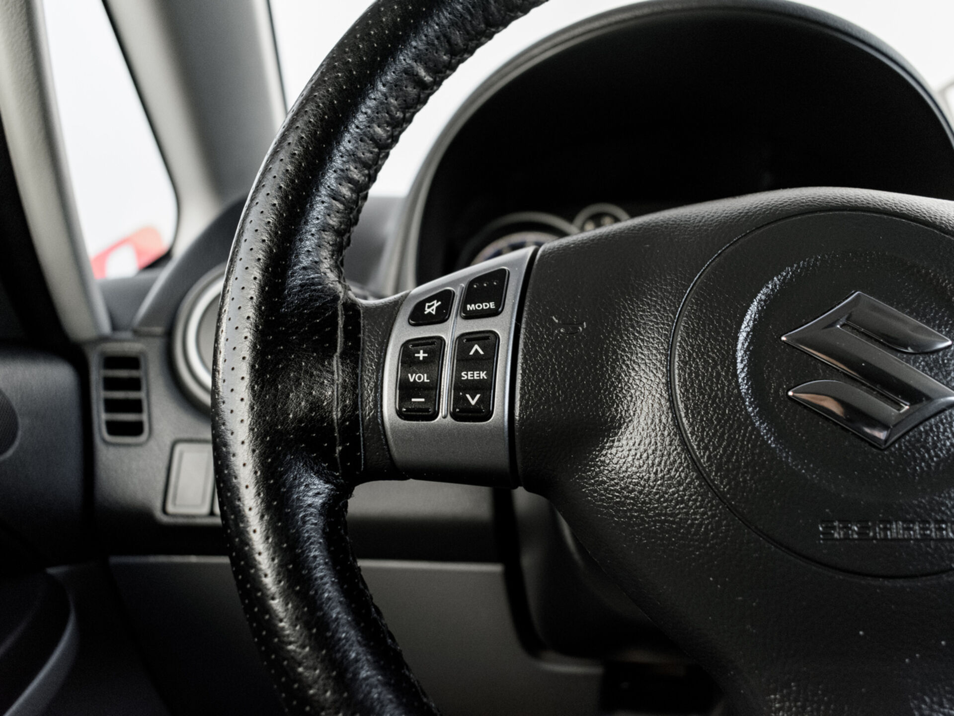 Купить Suzuki SX4 1.6 AT (112 л.с.) 4WD, 2013 в Екатеренбурге