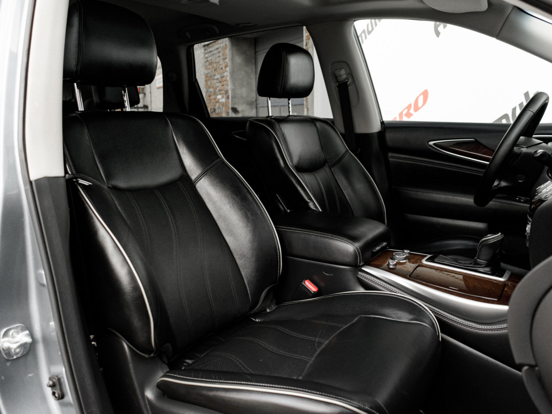 Купить Infiniti QX60 3.5 CVT (262 л.с.) 4WD, 2017 в Екатеренбурге