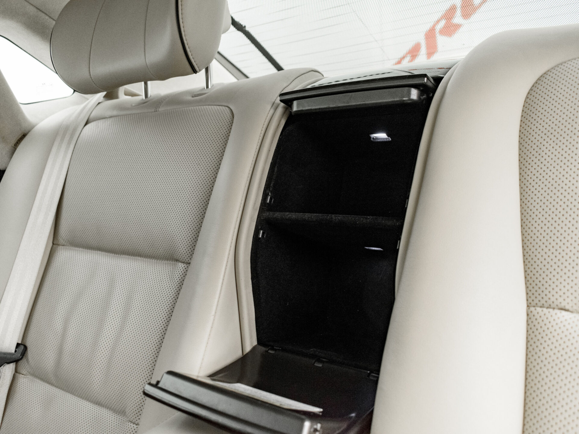 Купить Hyundai Equus 5.0 AT (430 л.с.), 2015 в Екатеренбурге