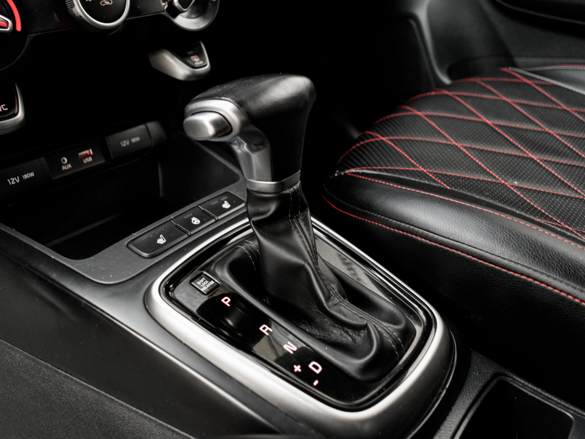 Купить Kia Rio X-Line 1.6 AT (123 л.с.), 2017 в Екатеренбурге