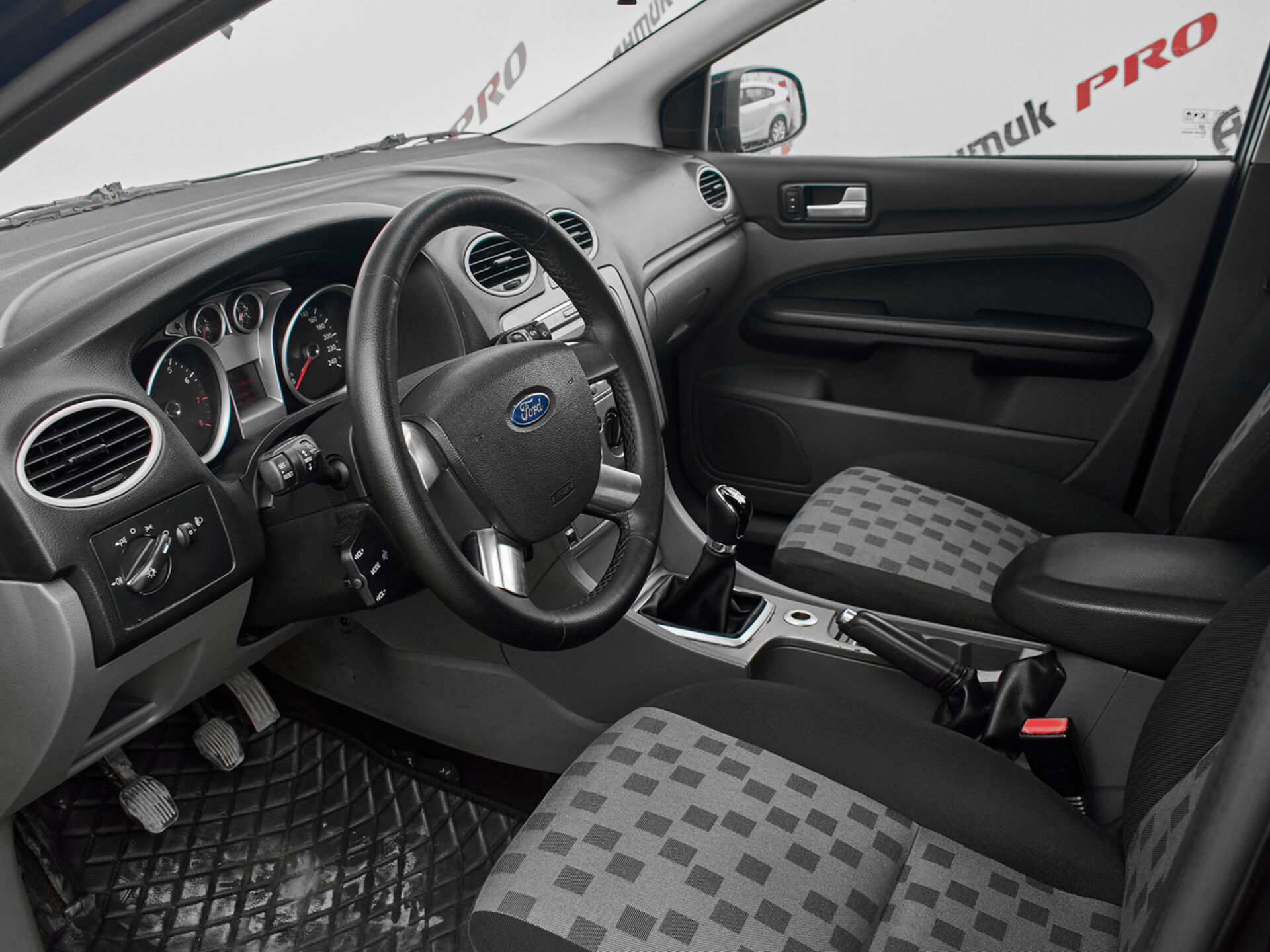 Купить Ford Focus 1.8 MT (125 л.с.), 2008 в Екатеренбурге