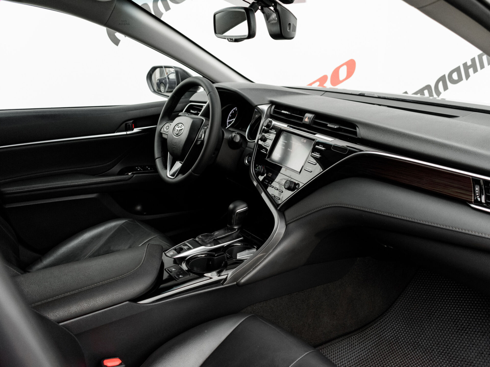 Купить Toyota Camry 2.5 AT (181 л.с.), 2019 в Екатеренбурге