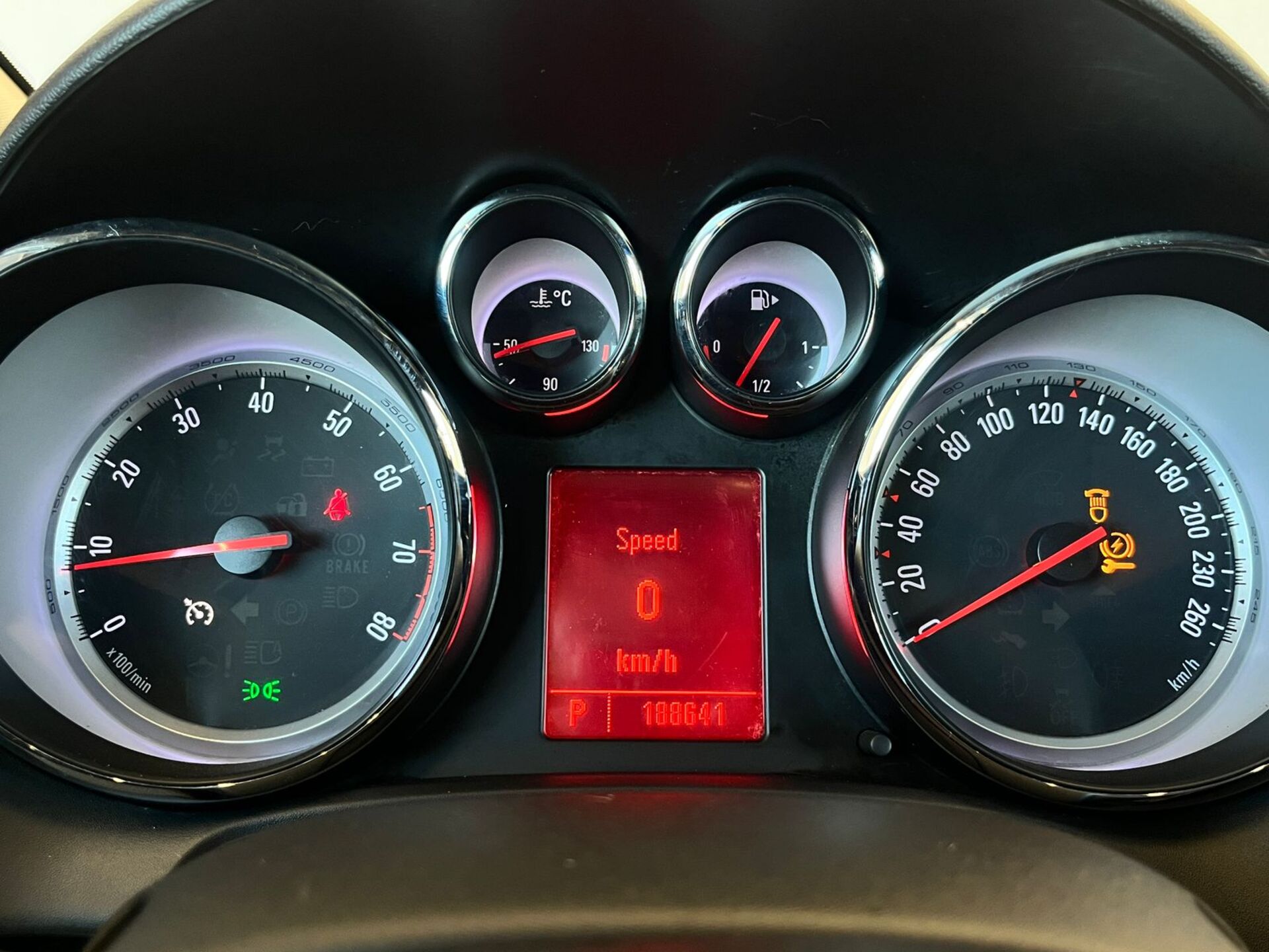 Opel Astra None 2011 г.в., 188 640 км.