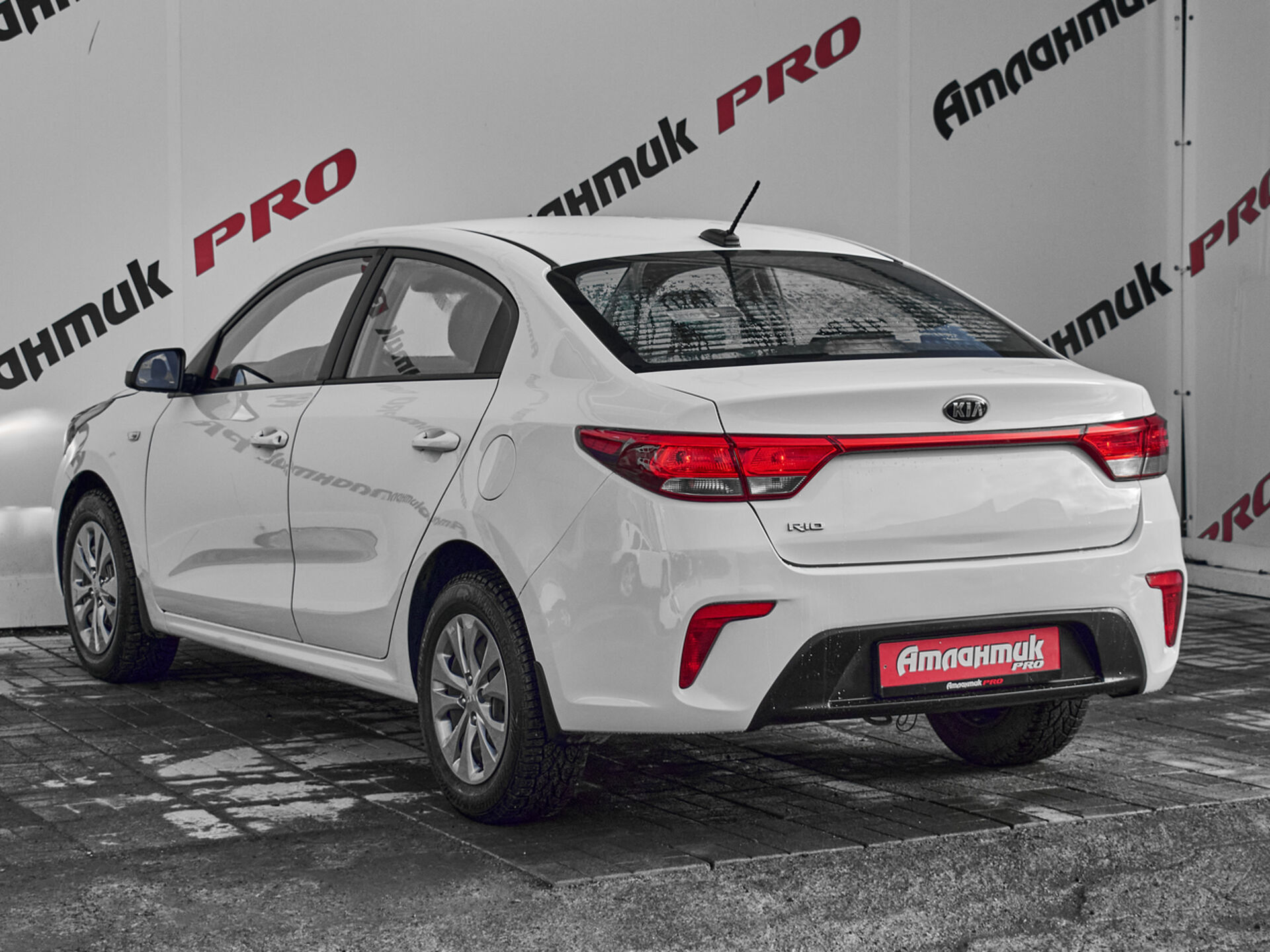 Купить Kia Rio 1.6 AT (123 л.с.), 2018 в Екатеренбурге