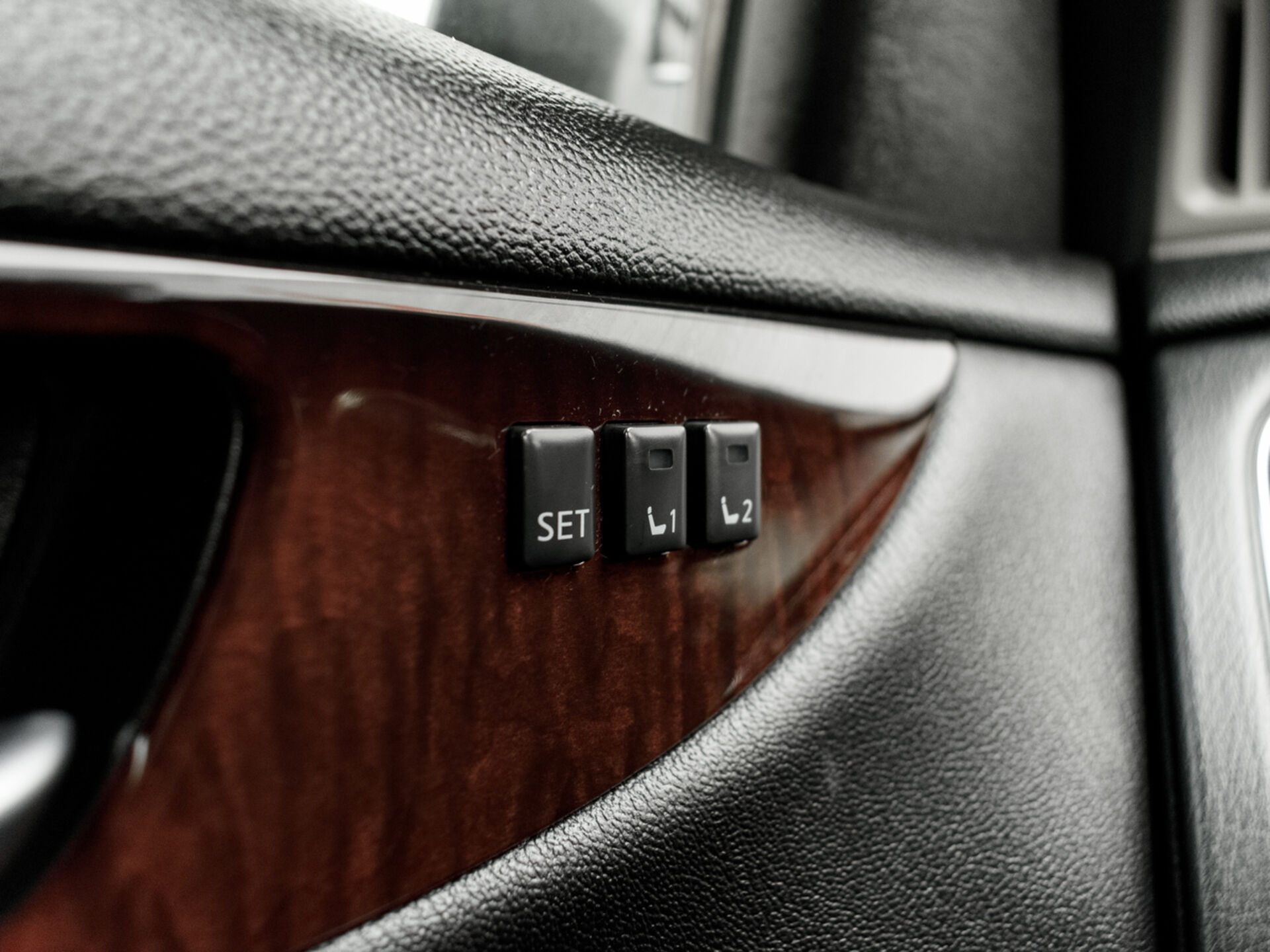 Купить Infiniti QX50 2.5 AT (222 л.с.) 4WD, 2014 в Екатеренбурге