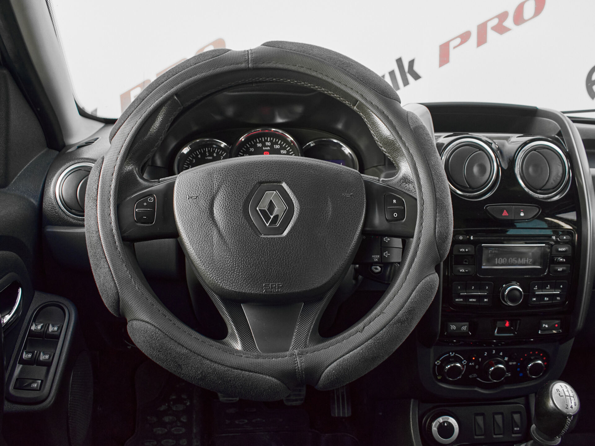 Купить Renault Duster 2.0 MT (143 л.с.) 4WD, 2015 в Екатеренбурге
