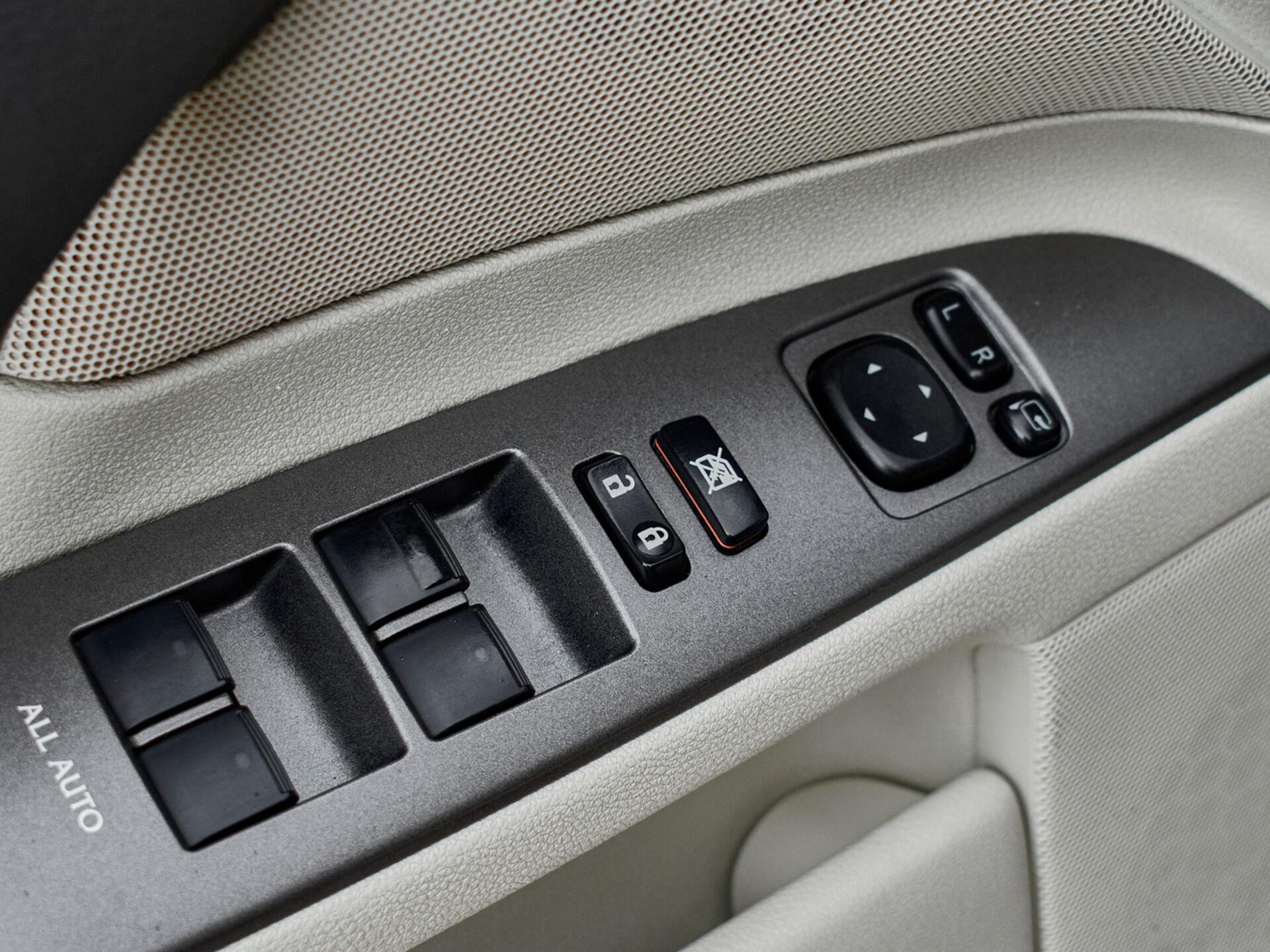 Купить Lexus IS 250 2.5 AT (208 л.с.), 2010 в Екатеренбурге