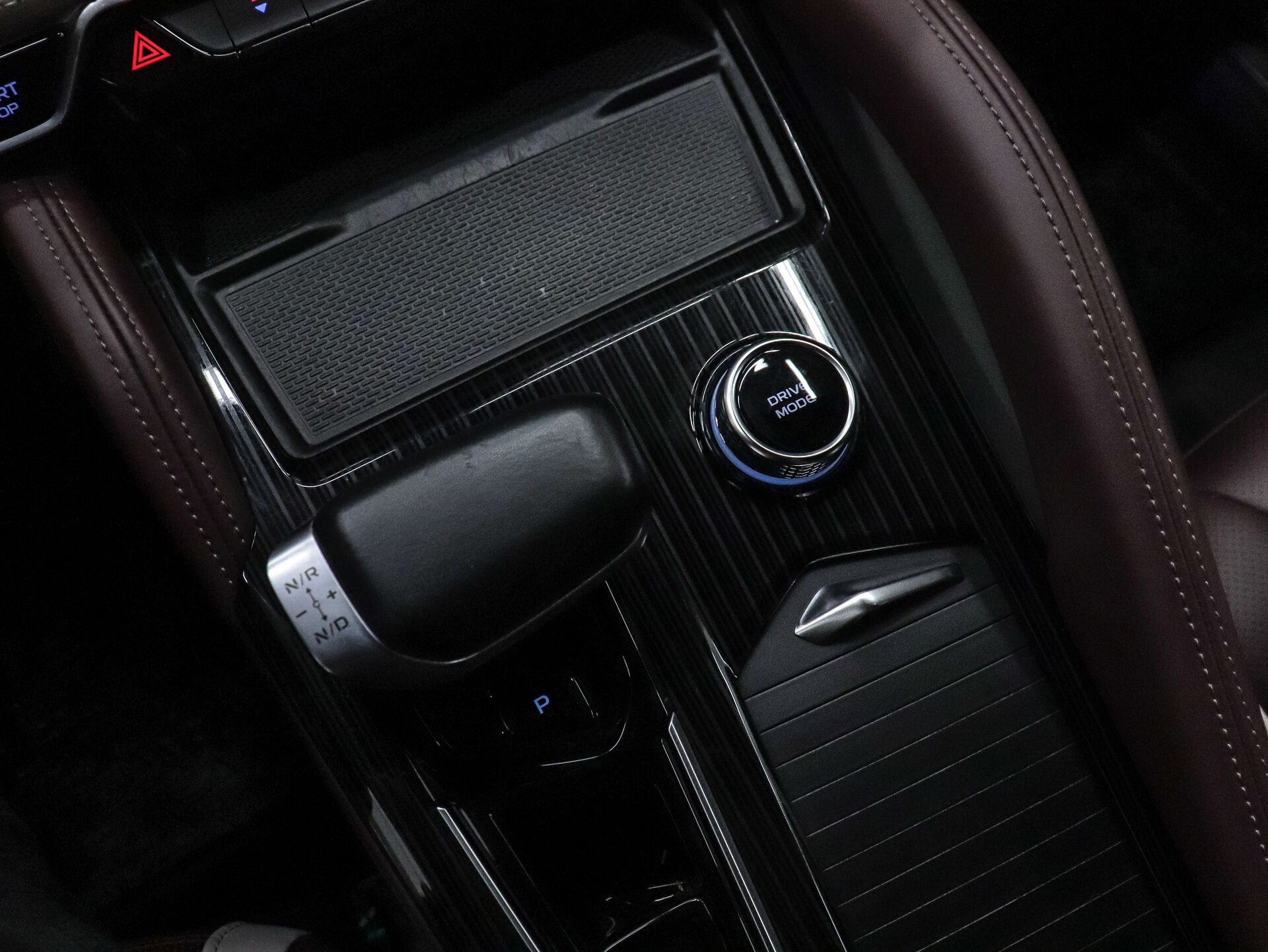 Geely Monjaro 2022 24