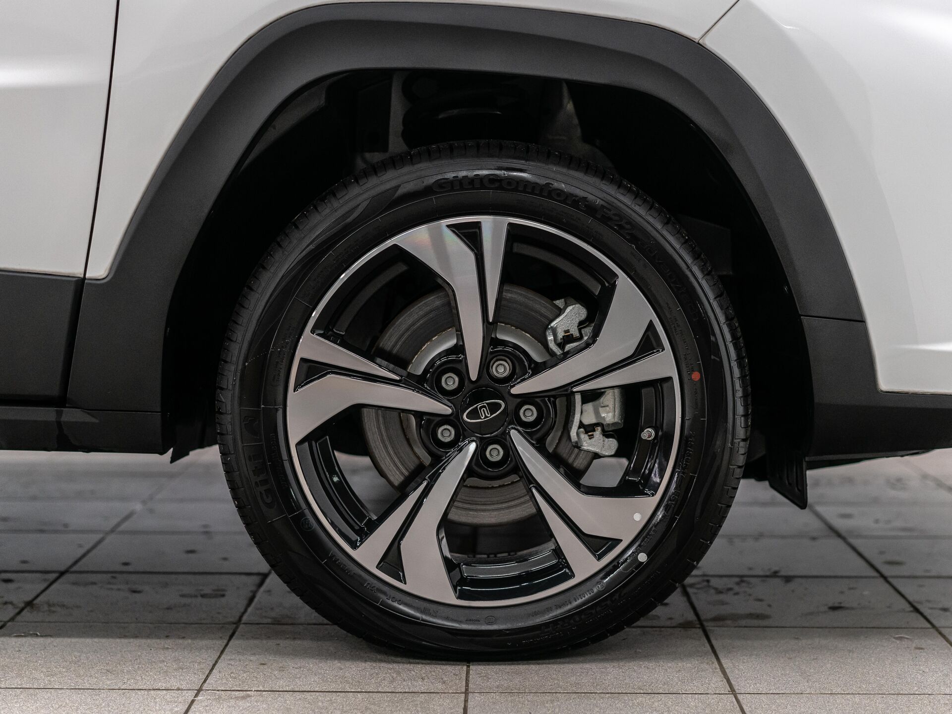 Москвич 3 2022 30