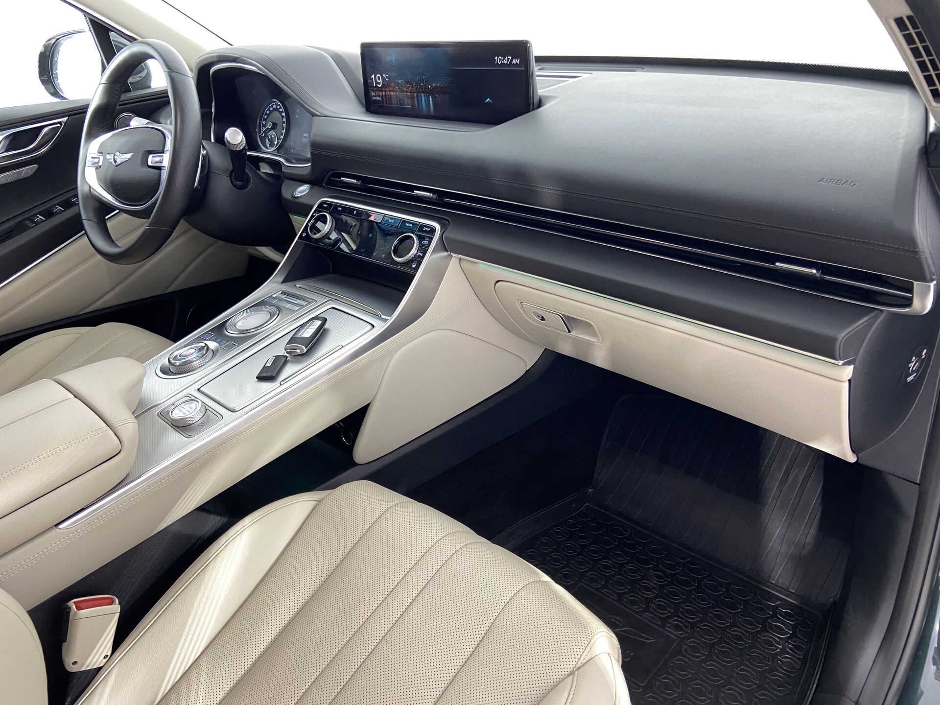 Genesis GV80 Premium + Comfort + Третий ряд сидений 2021 г.в., 54 571 км.
