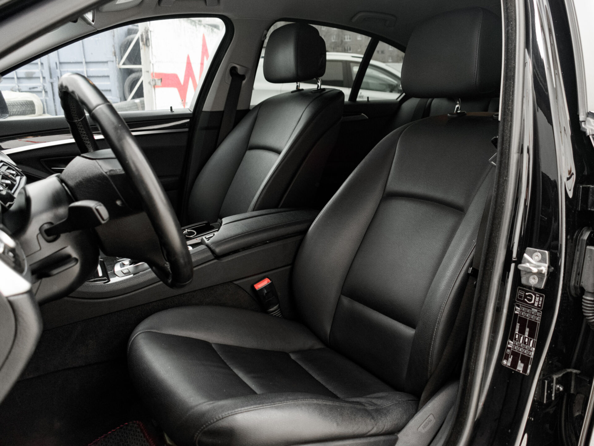 Купить BMW 5 серии 520d 2.0d AT (184 л.с.), 2011 в Екатеренбурге