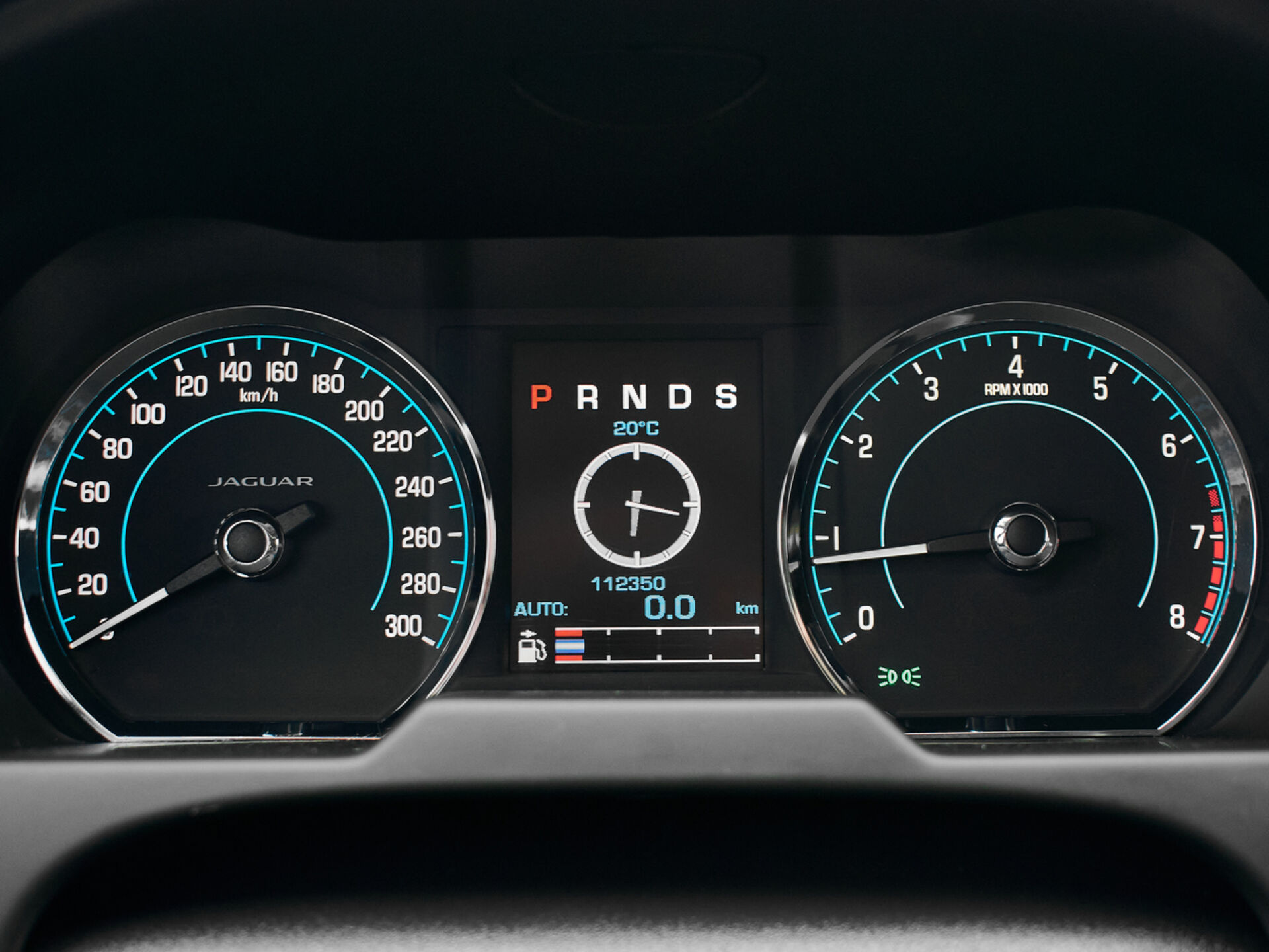 Купить Jaguar XF 2.0 AT (240 л.с.), 2014 в Екатеренбурге