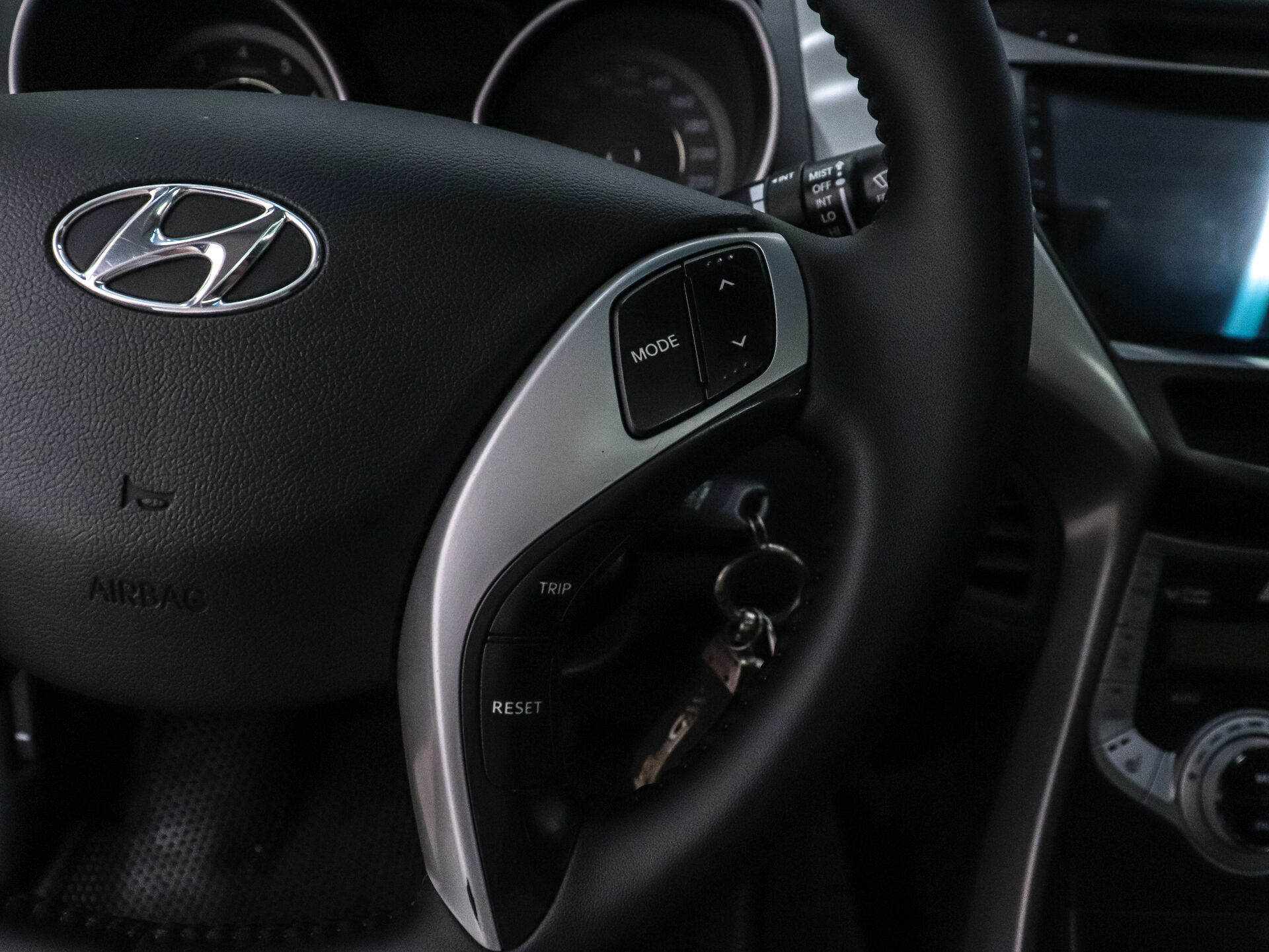 Hyundai Avante 2012 13