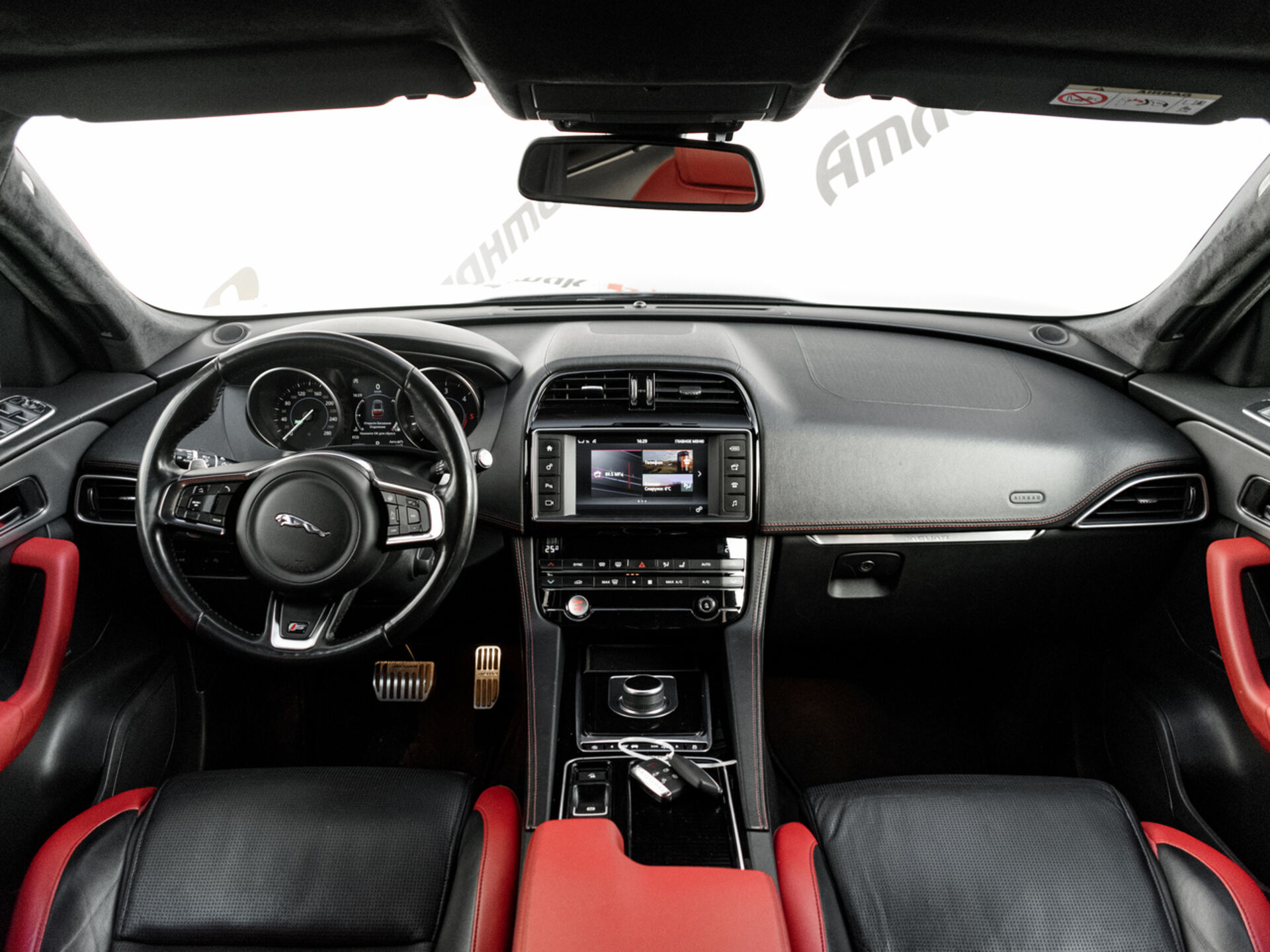 Купить Jaguar F-Pace 3.0d AT (300 л.с.) 4WD, 2018 в Екатеренбурге