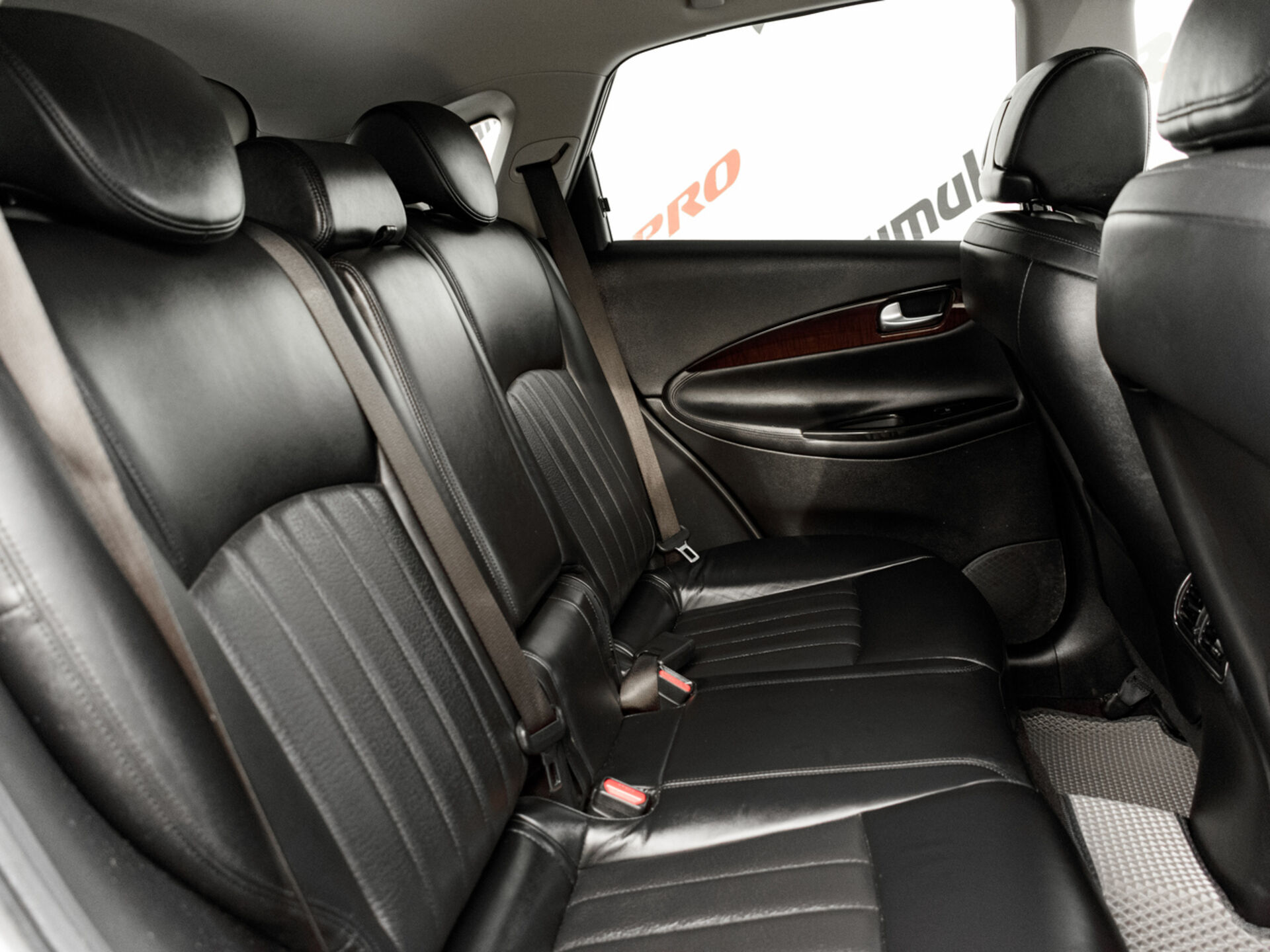 Купить Infiniti QX50 2.5 AT (222 л.с.) 4WD, 2014 в Екатеренбурге