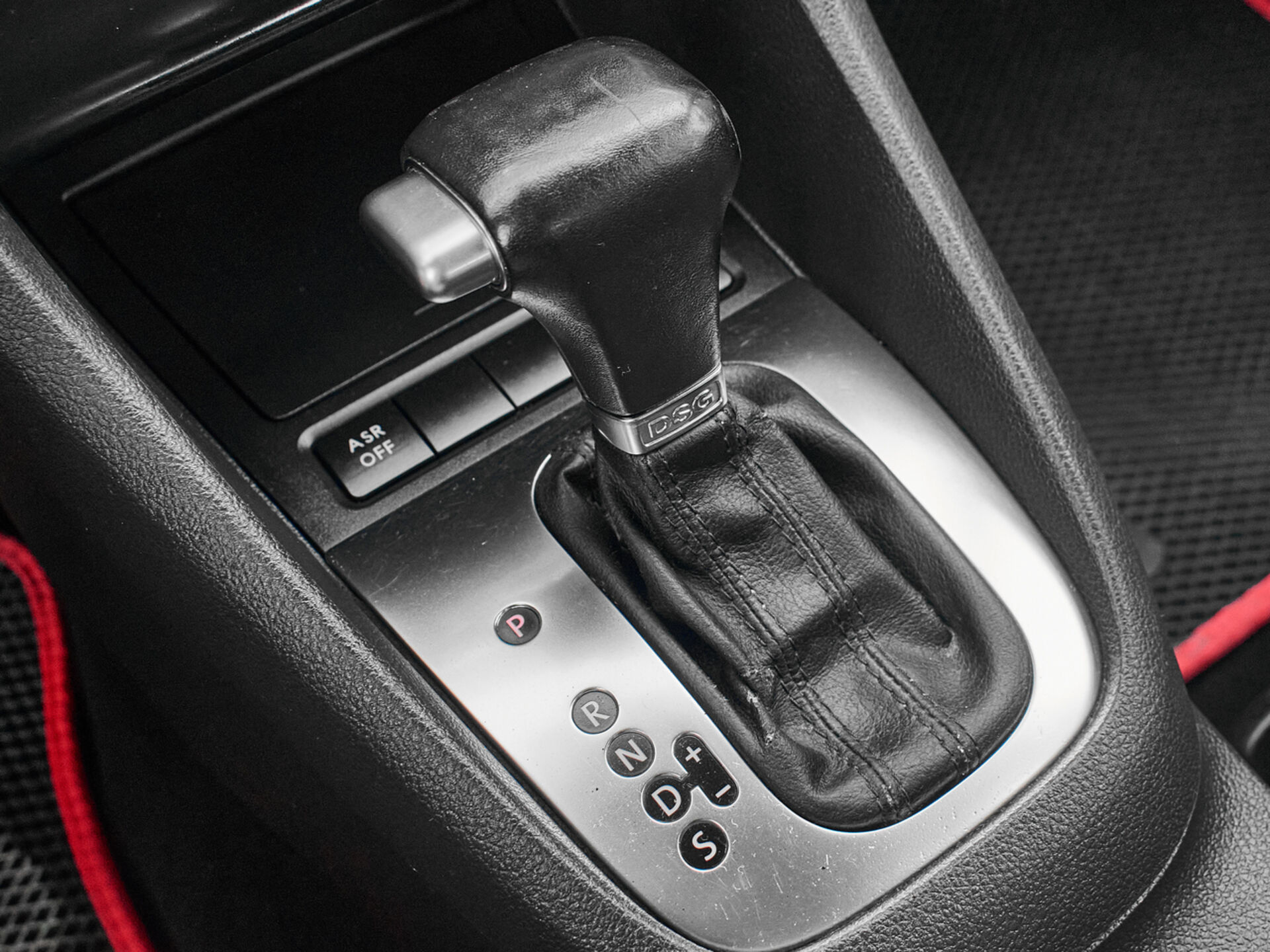 Купить Volkswagen Golf 1.6 AMT (102 л.с.), 2010 в Екатеренбурге