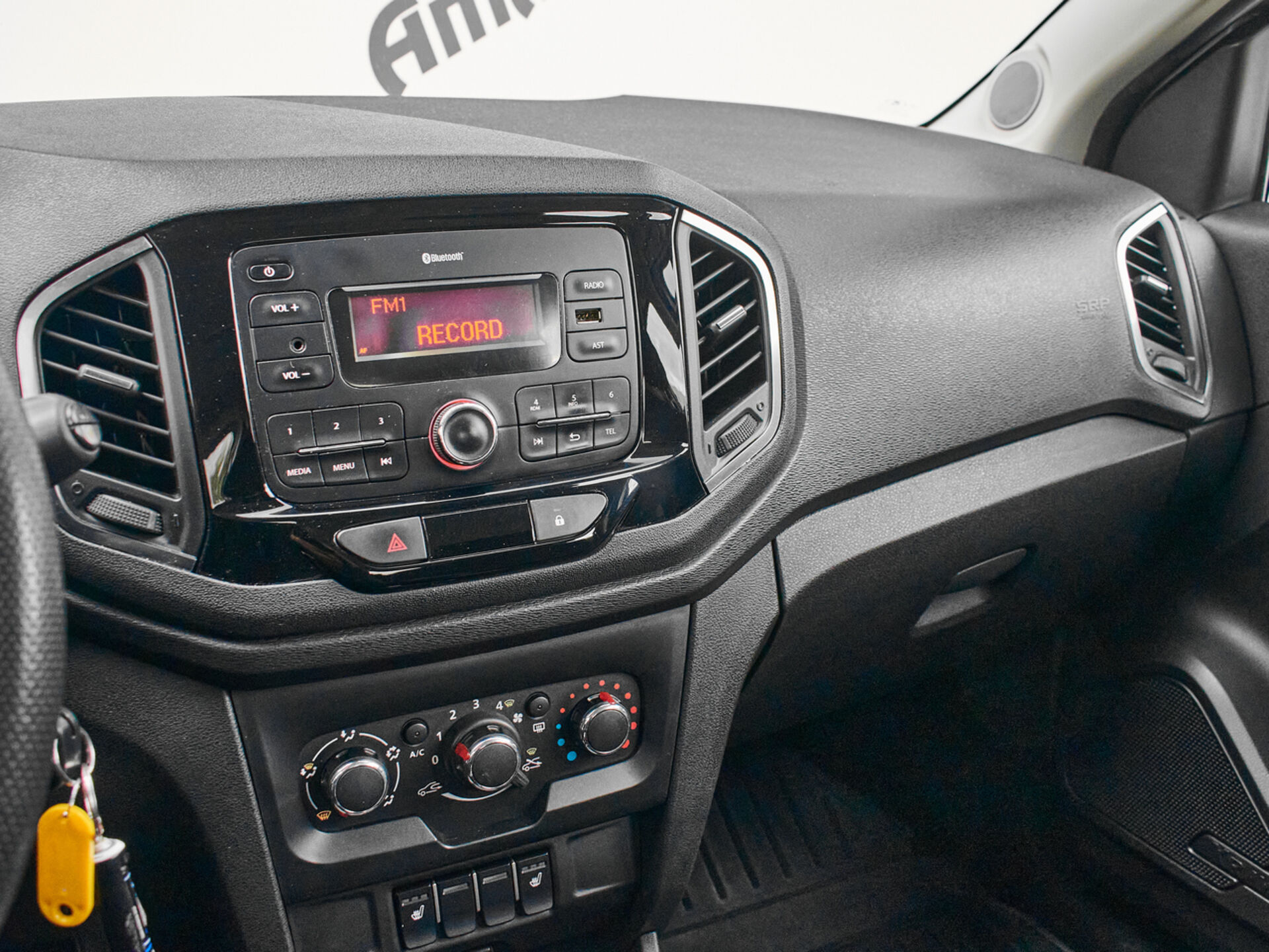 Купить Lada (ВАЗ) XRAY Cross 1.6 CVT (113 л.с.), 2019 в Екатеренбурге