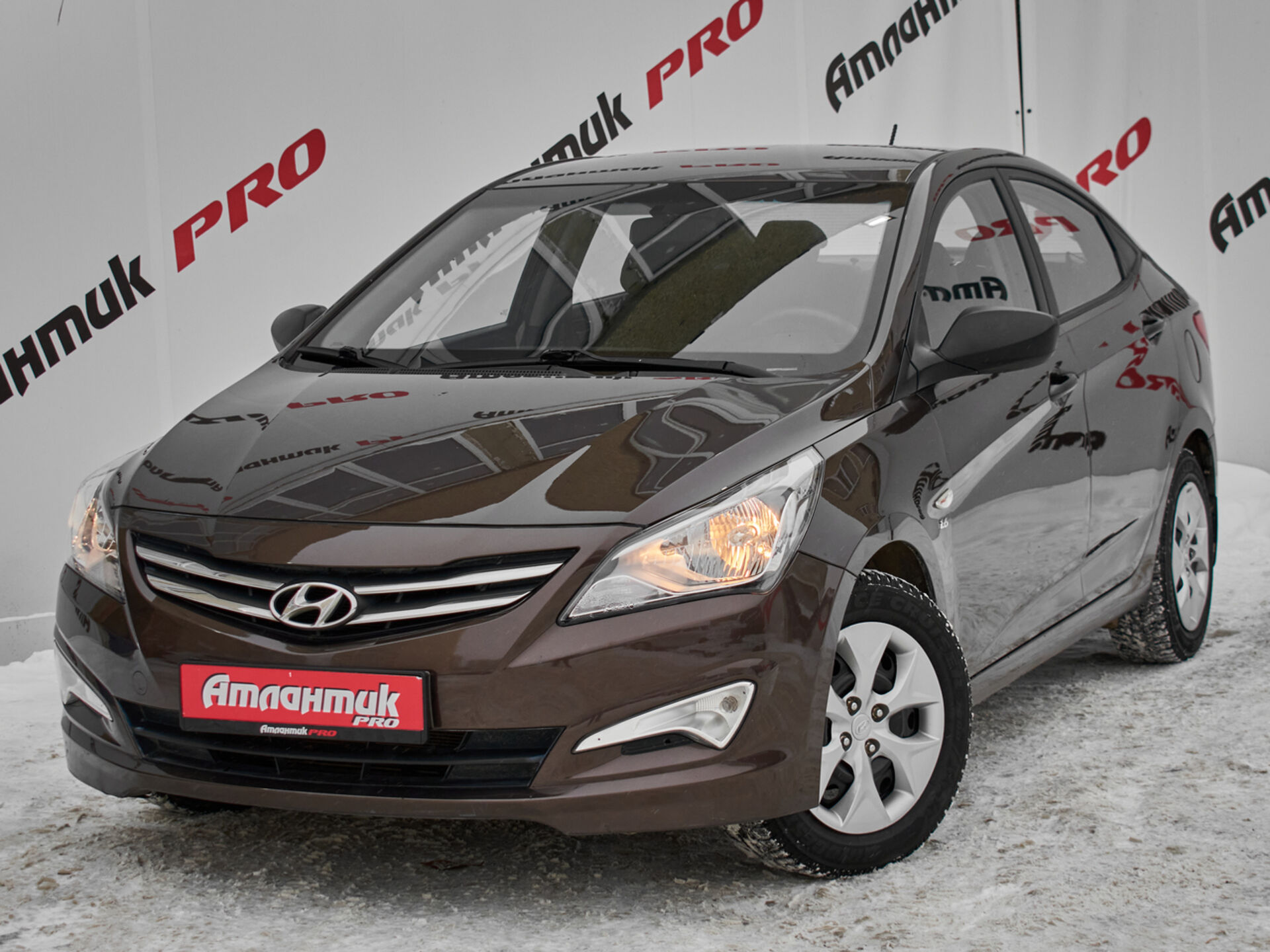 Купить Hyundai Solaris 1.6 AT (123 л.с.), 2015 в Екатеренбурге