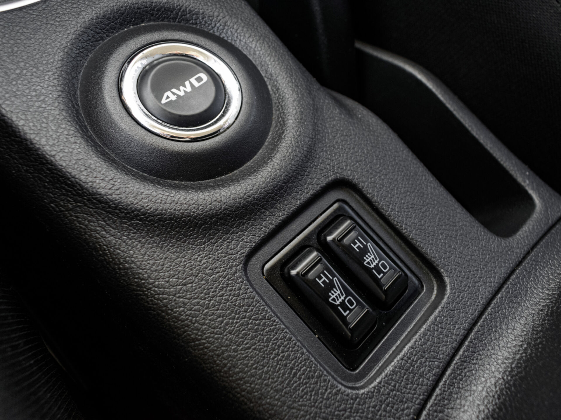 Купить Mitsubishi Outlander 2.0 CVT (146 л.с.) 4WD, 2014 в Екатеренбурге
