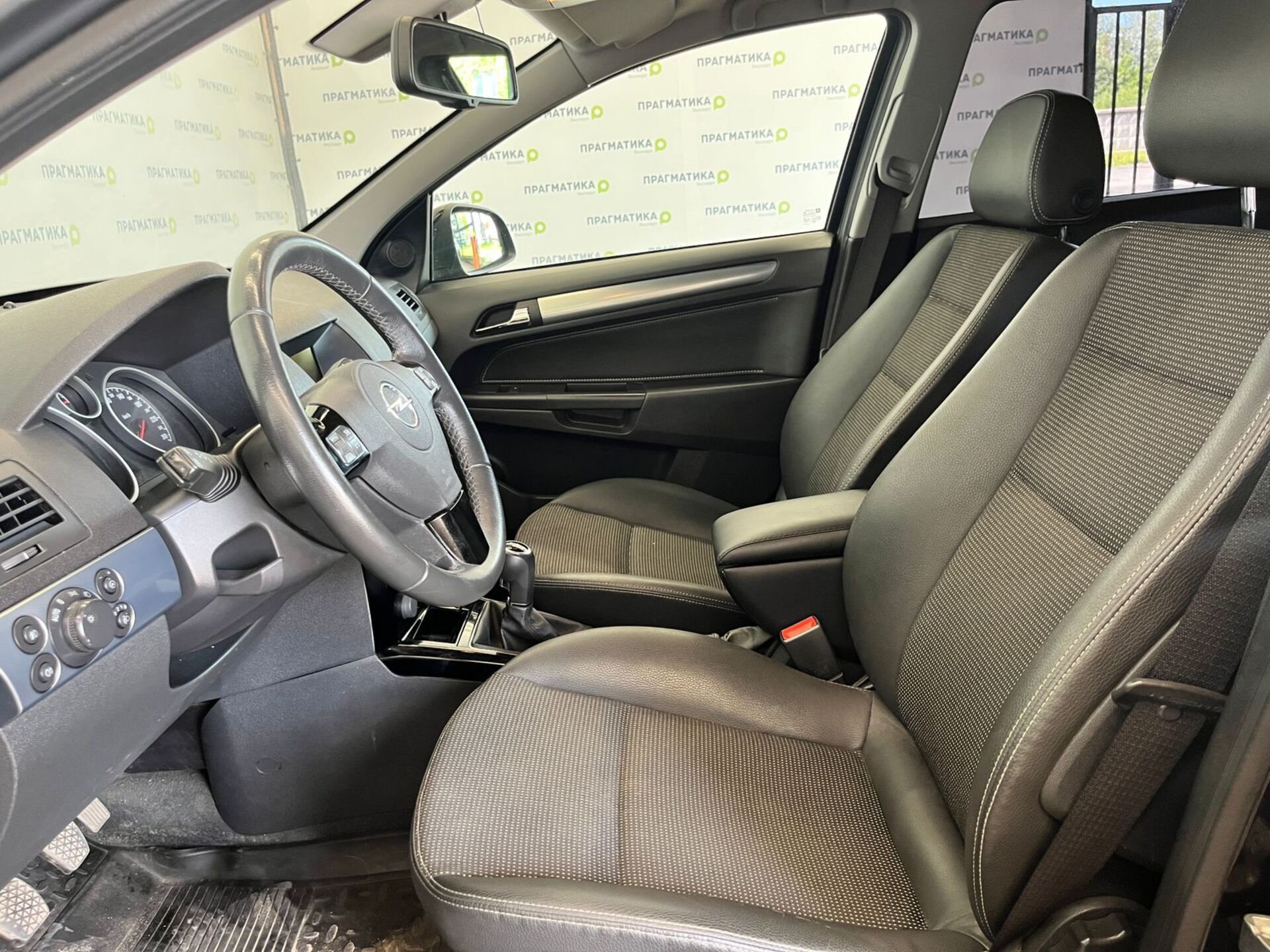 Opel Astra None 2014 г.в., 233 870 км.