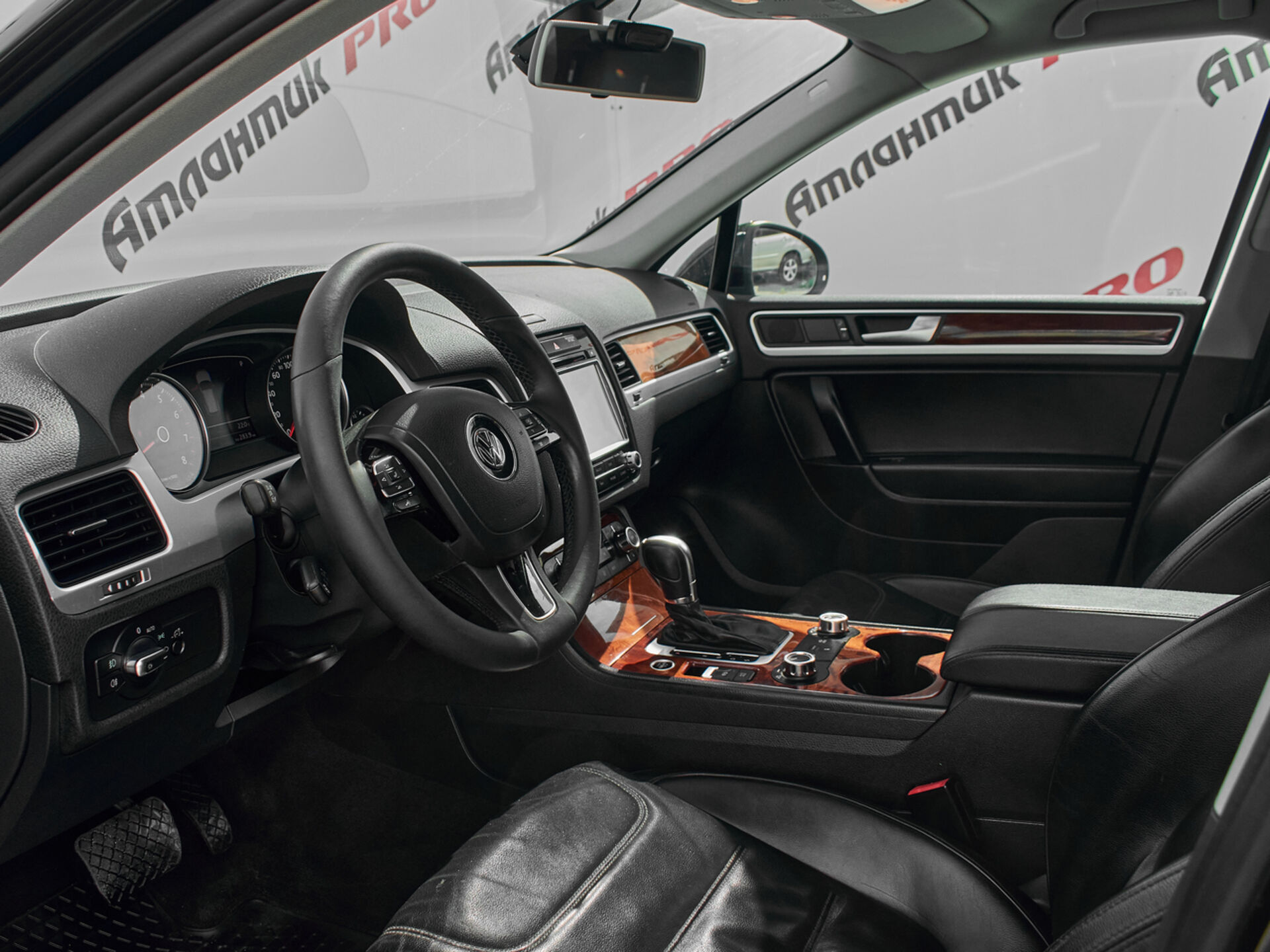 Купить Volkswagen Touareg 3.6 AT (249 л.с.) 4WD, 2011 в Екатеренбурге