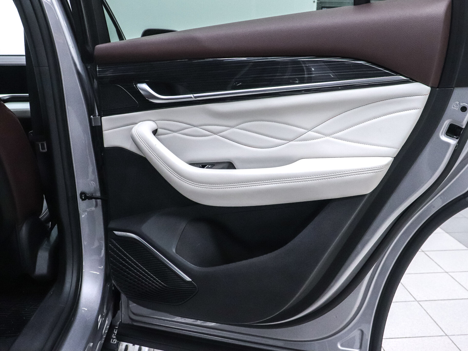 Geely Monjaro 2022 28