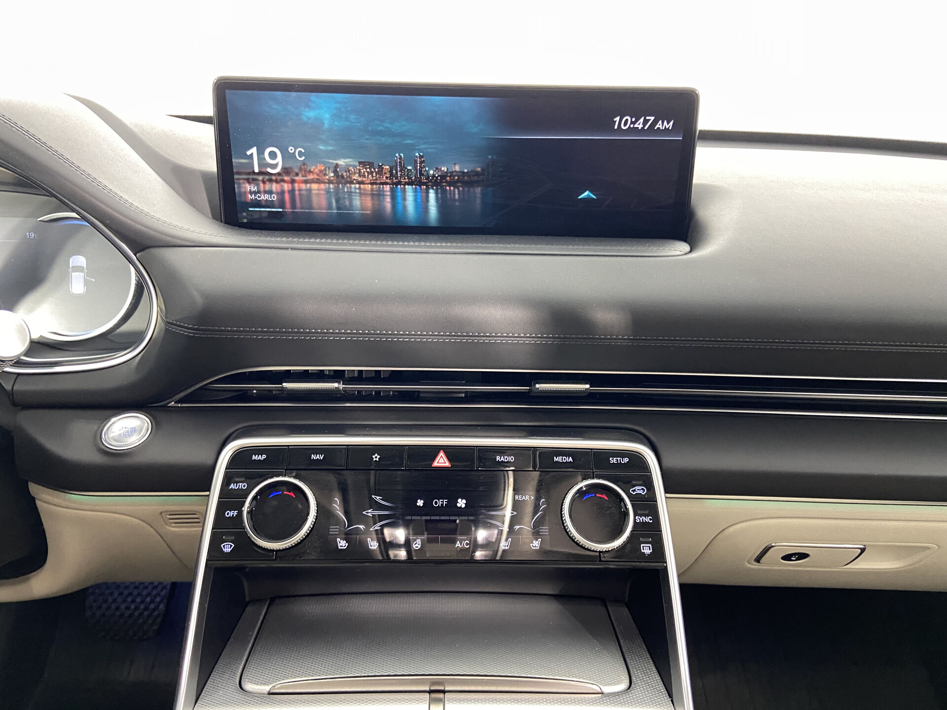 Genesis GV80 Premium + Comfort + Третий ряд сидений 2021 г.в., 54 571 км.