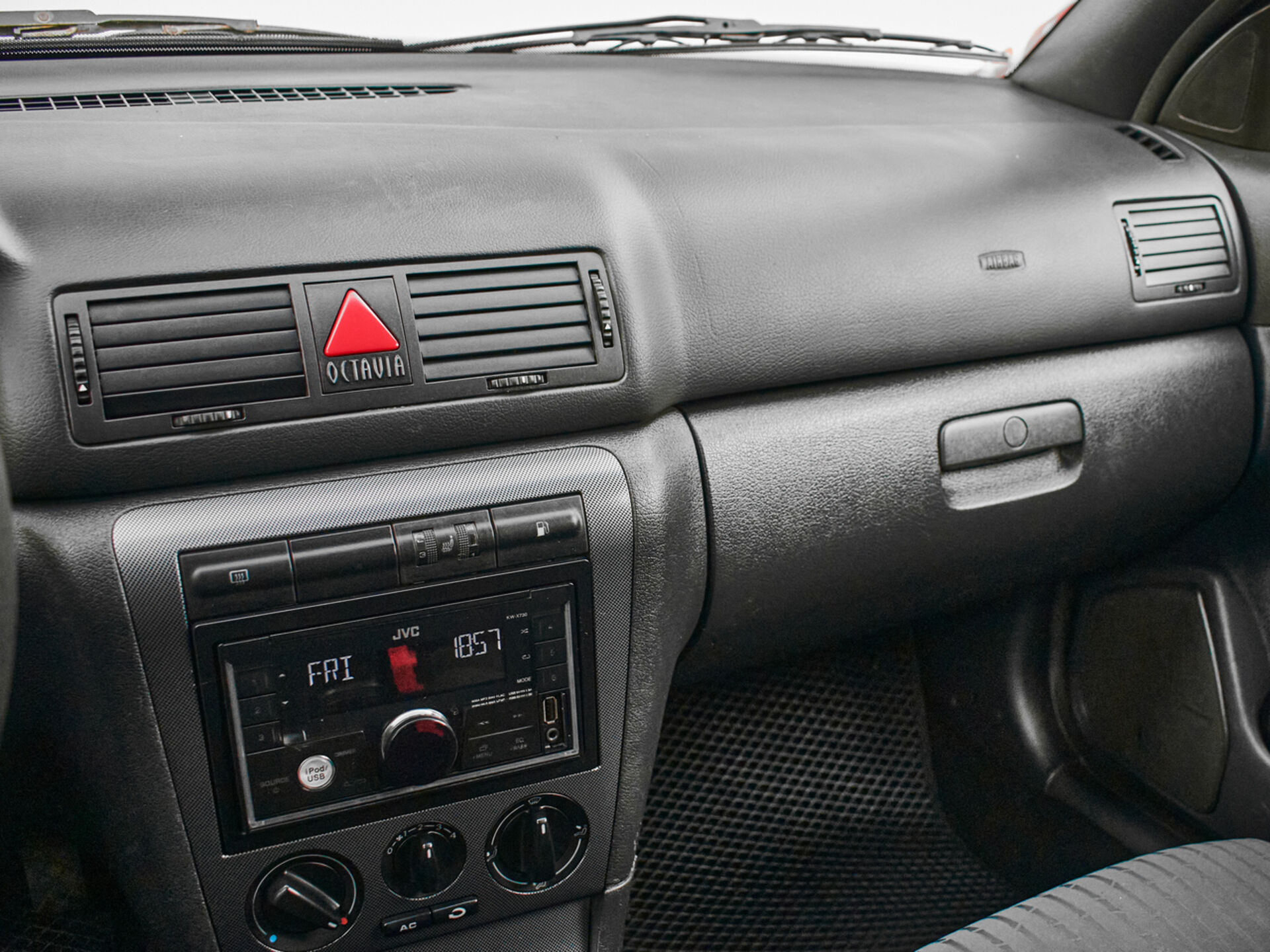 Купить Skoda Octavia 1.6 MT (102 л.с.), 2008 в Екатеренбурге