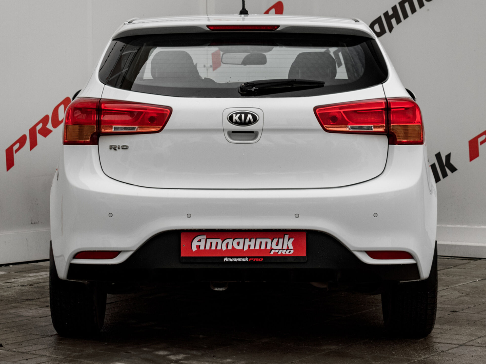 Купить Kia Rio 1.6 AT (123 л.с.), 2015 в Екатеренбурге