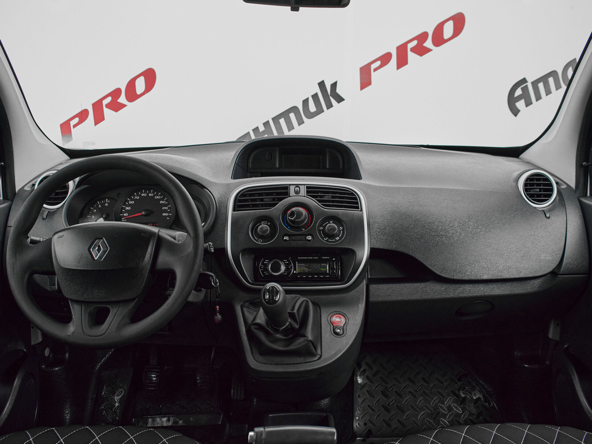 Купить Renault Kangoo 1.6 MT (102 л.с.), 2013 в Екатеренбурге