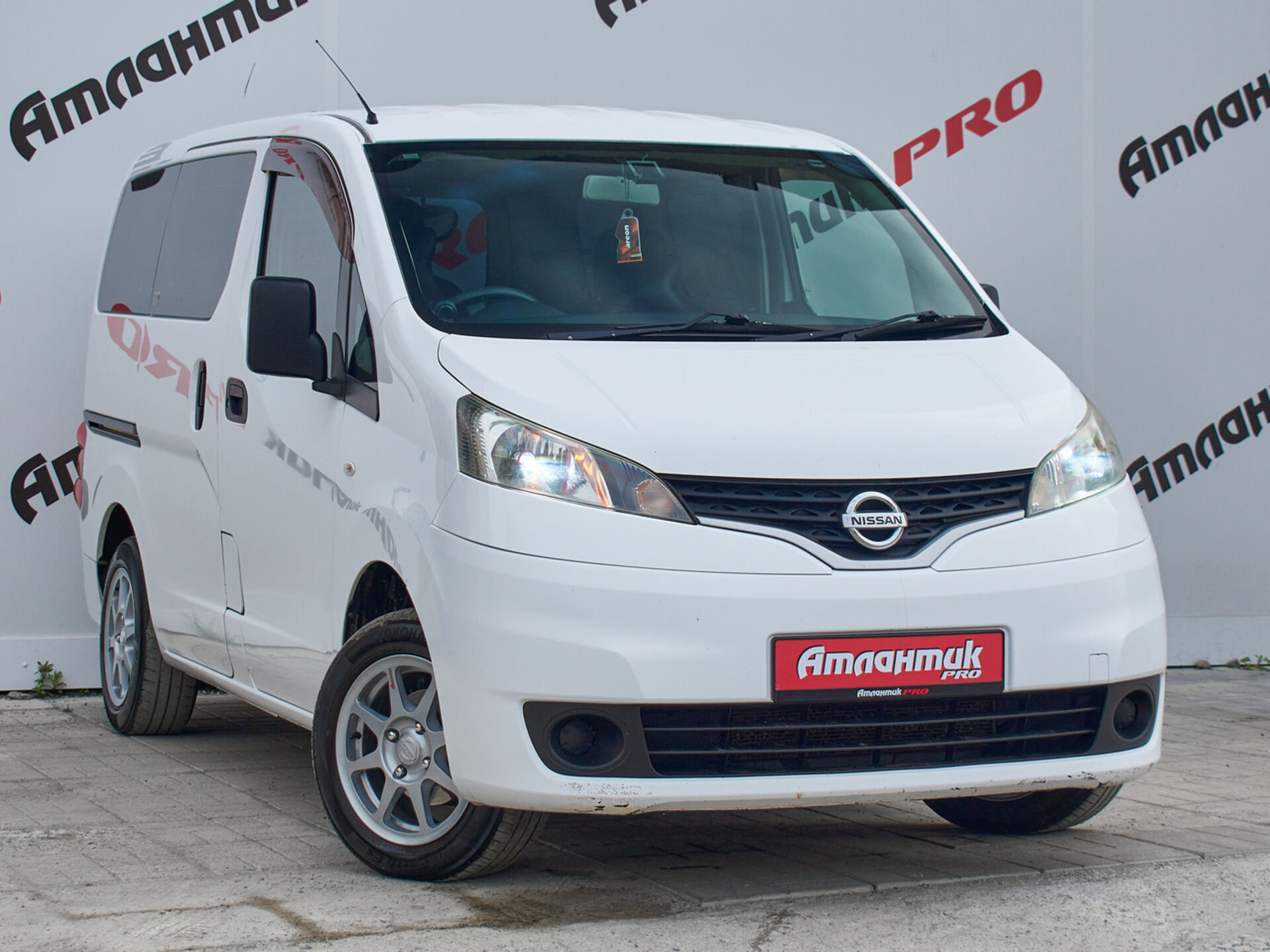 Купить Nissan NV200 1.6 AT (109 л.с.), 2012 в Екатеренбурге