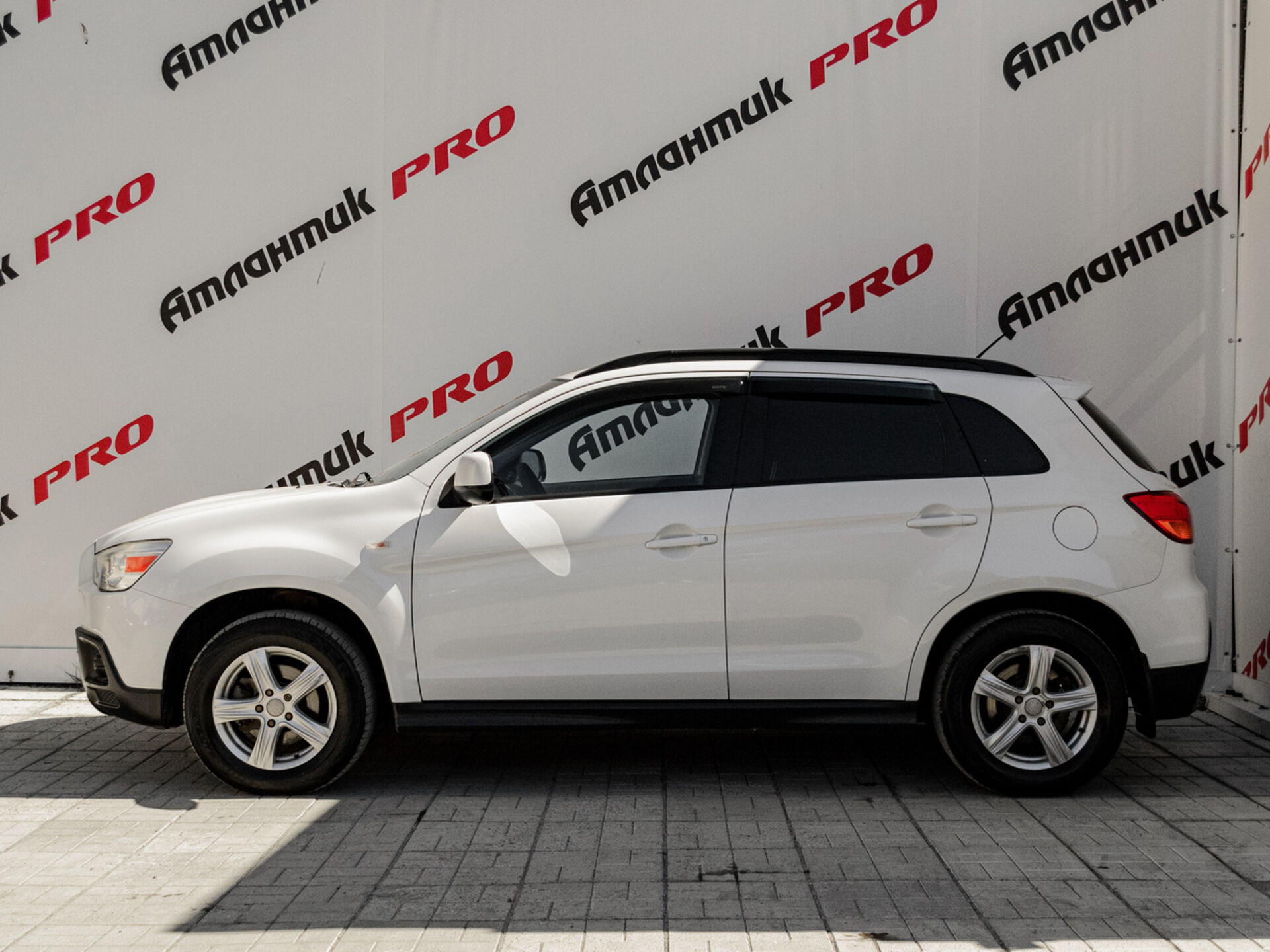 Купить Mitsubishi ASX 1.6 MT (117 л.с.), 2011 в Екатеренбурге