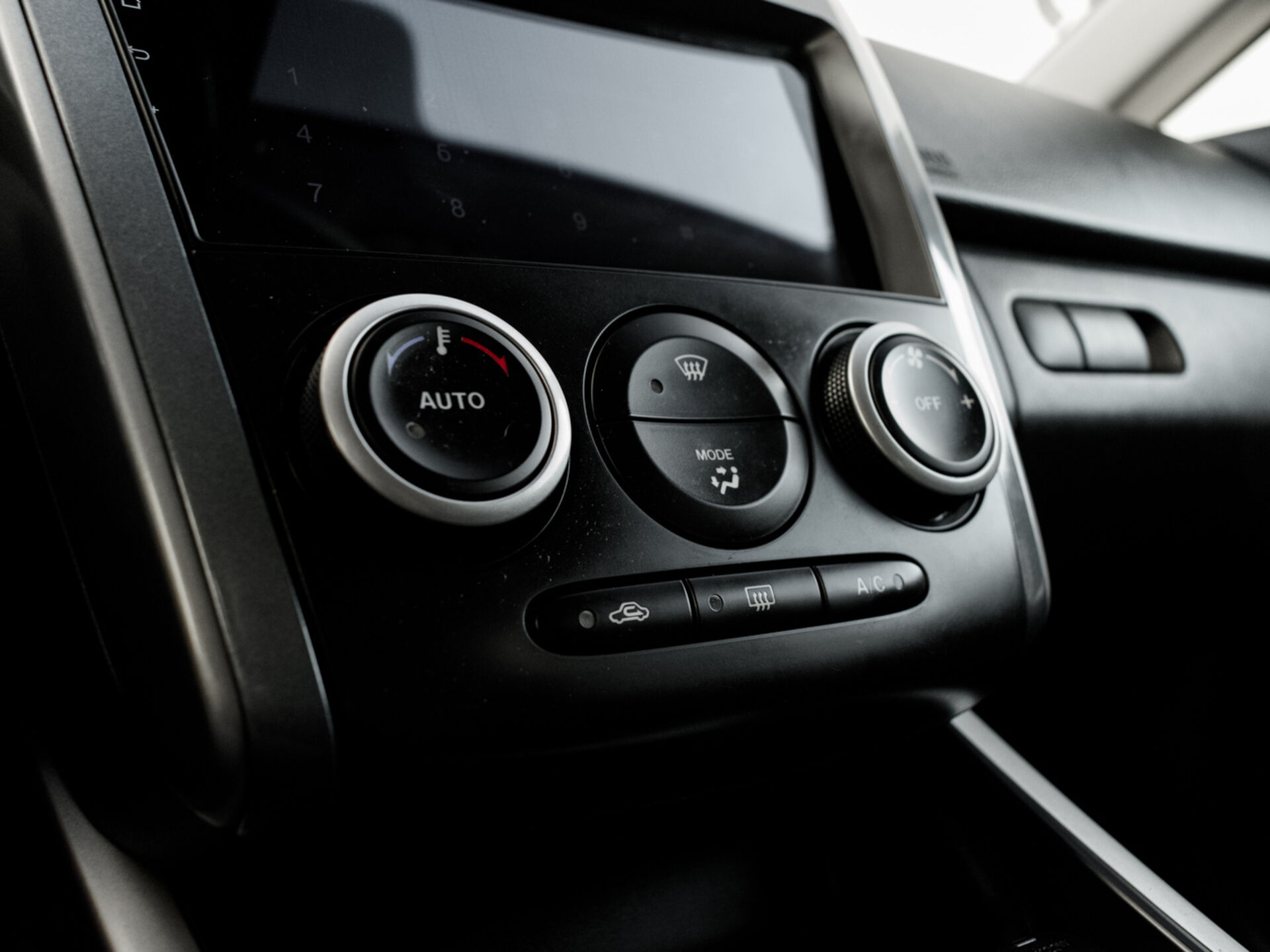 Купить Mazda CX-7 2.5 AT (163 л.с.), 2011 в Екатеренбурге