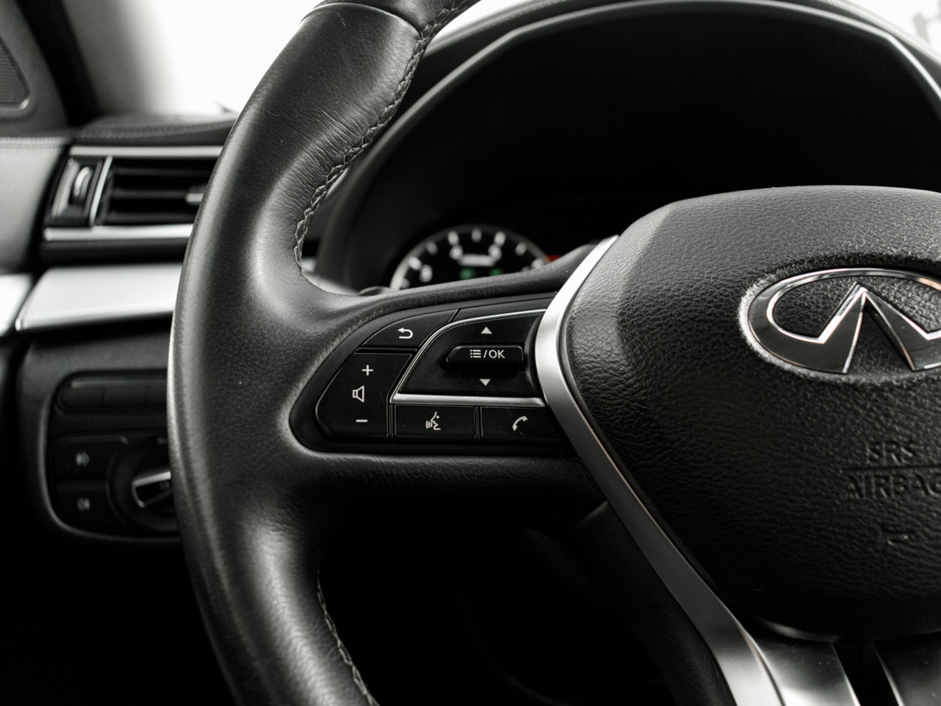 Купить Infiniti QX50 2.0 CVT (249 л.с.) 4WD, 2019 в Екатеренбурге