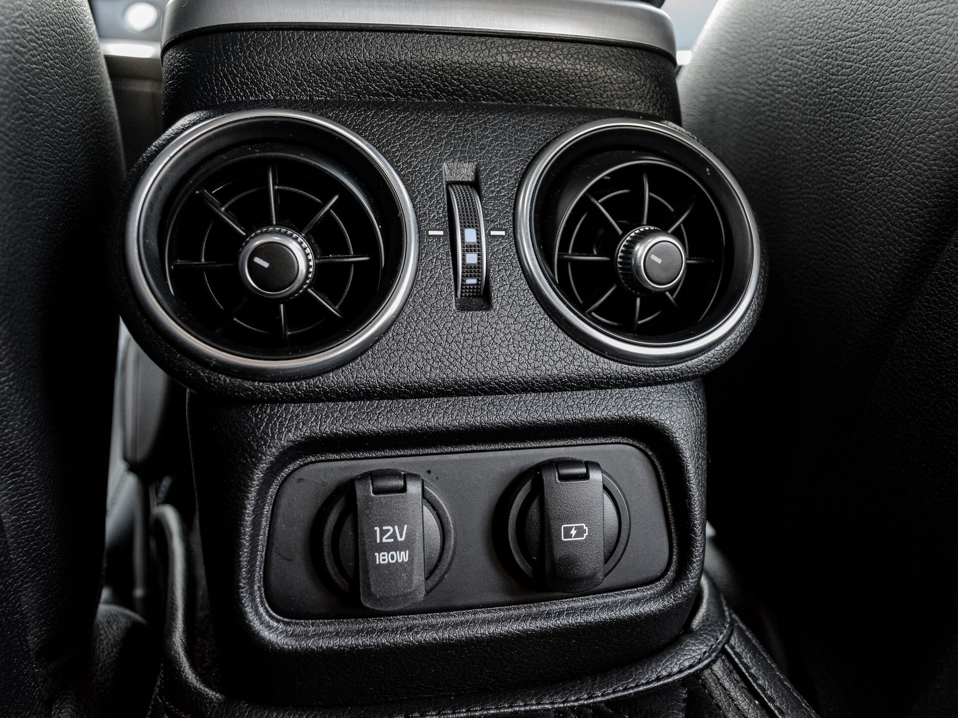Купить Kia Stinger 2.0 AT (247 л.с.) 4WD, 2018 в Екатеренбурге