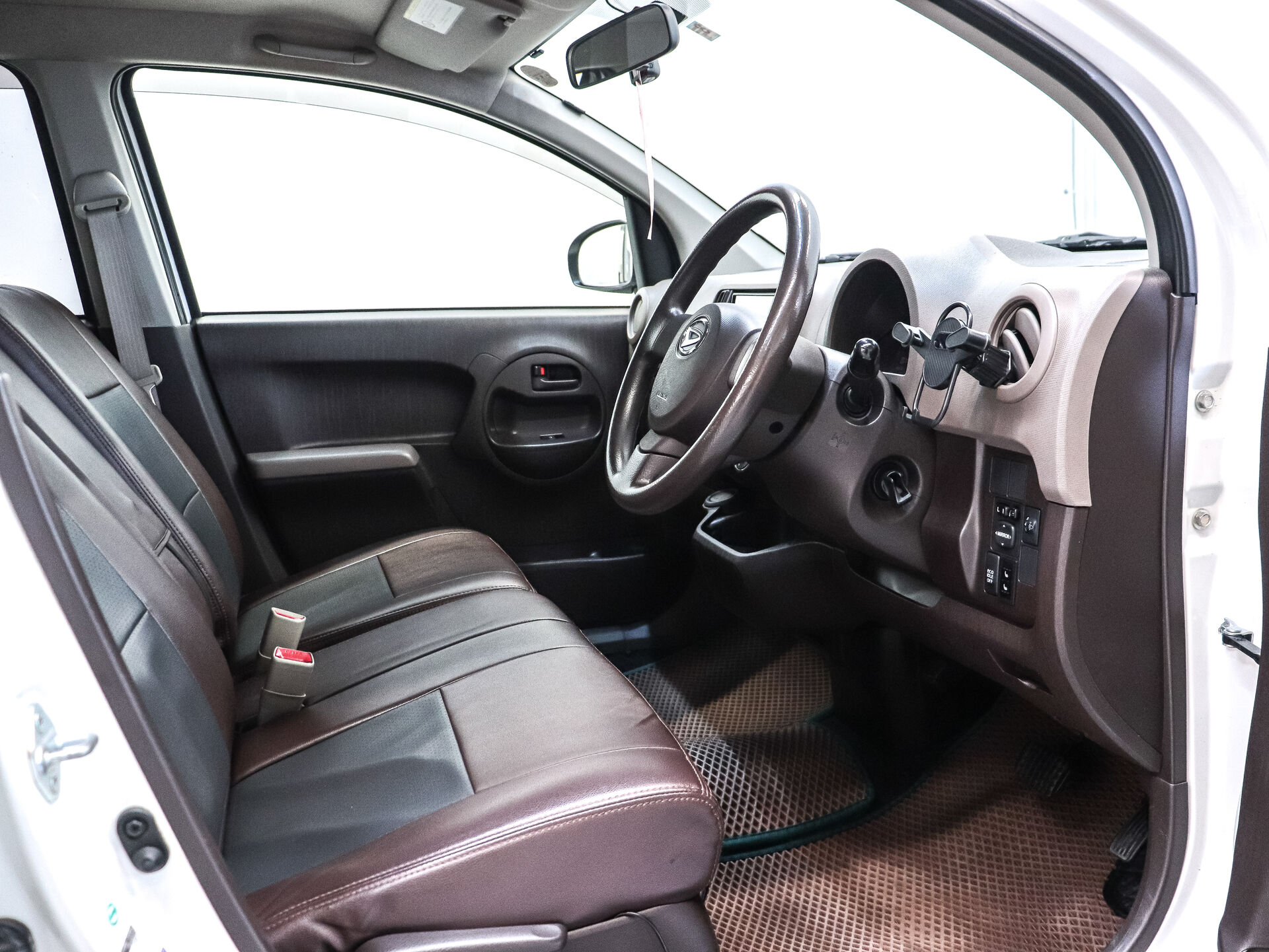 Daihatsu Boon 2014 9