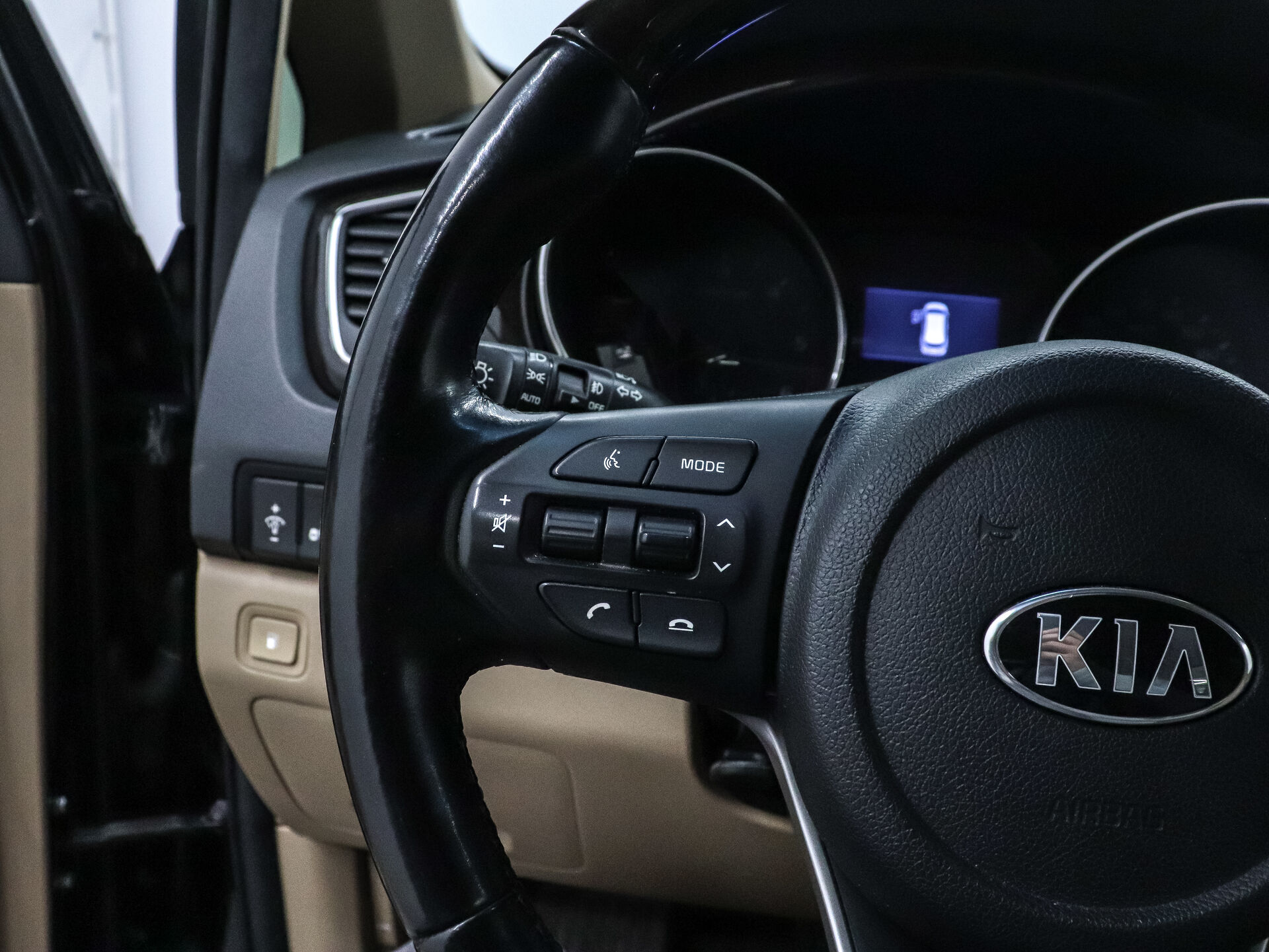 Kia Carnival 2019 13