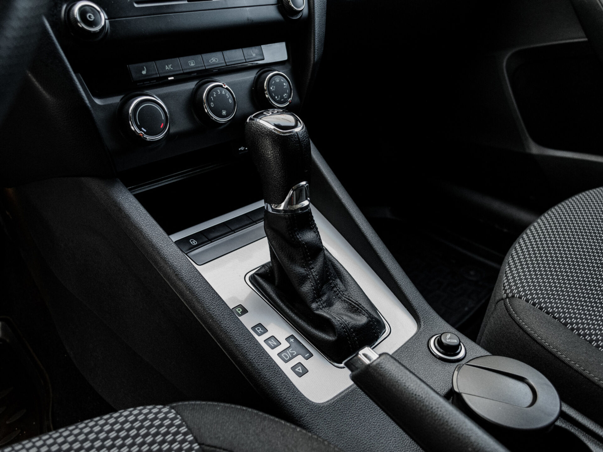 Купить Skoda Octavia 1.8 AMT (180 л.с.), 2014 в Екатеренбурге