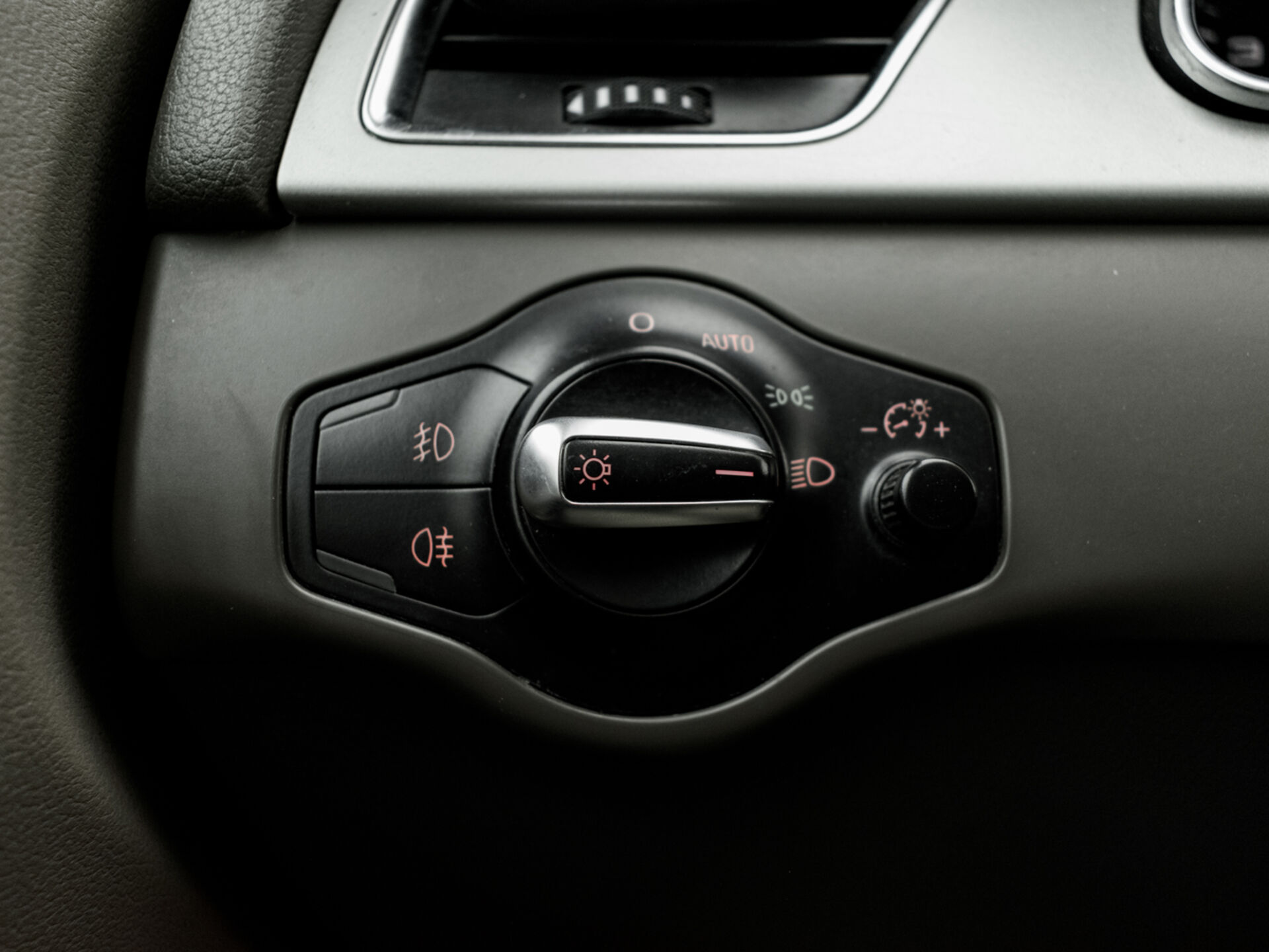 Купить Audi A5 2.0 CVT (180 л.с.), 2010 в Екатеренбурге