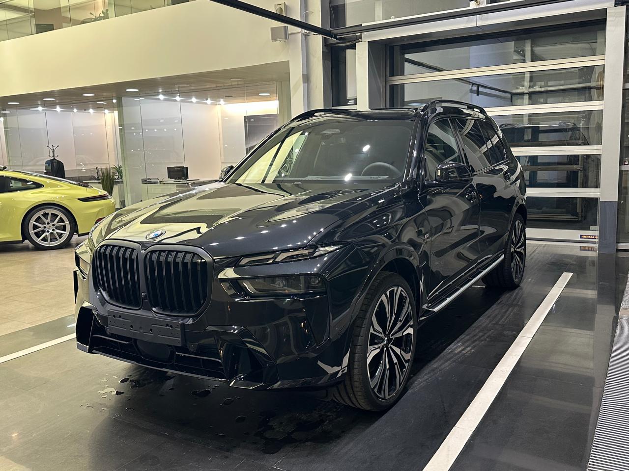 Автомобиль BMW X7 40d 3.0d AT (340 л.с.) 4WD - 1